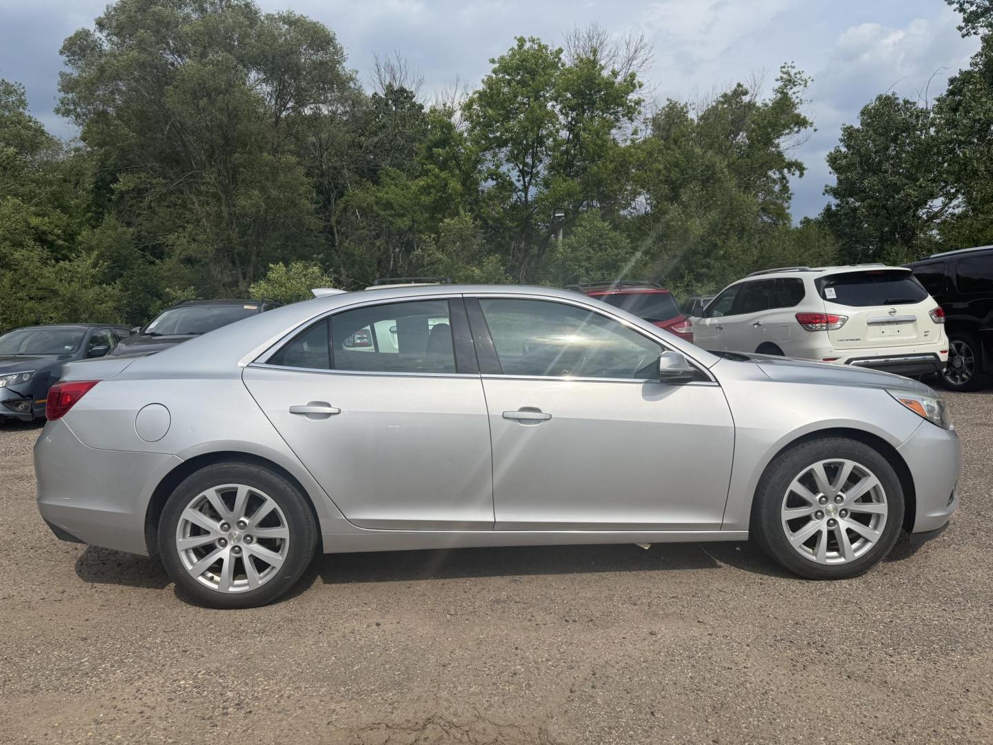2015 Chevrolet Malibu 2LT (1G11D5SL9FU) with an 2.5L L4 DOHC 16V engine, 6-Speed Automatic transmission, located at 17255 hwy 65 NE, Ham Lake, MN, 55304, 0.000000, 0.000000 - Photo#5