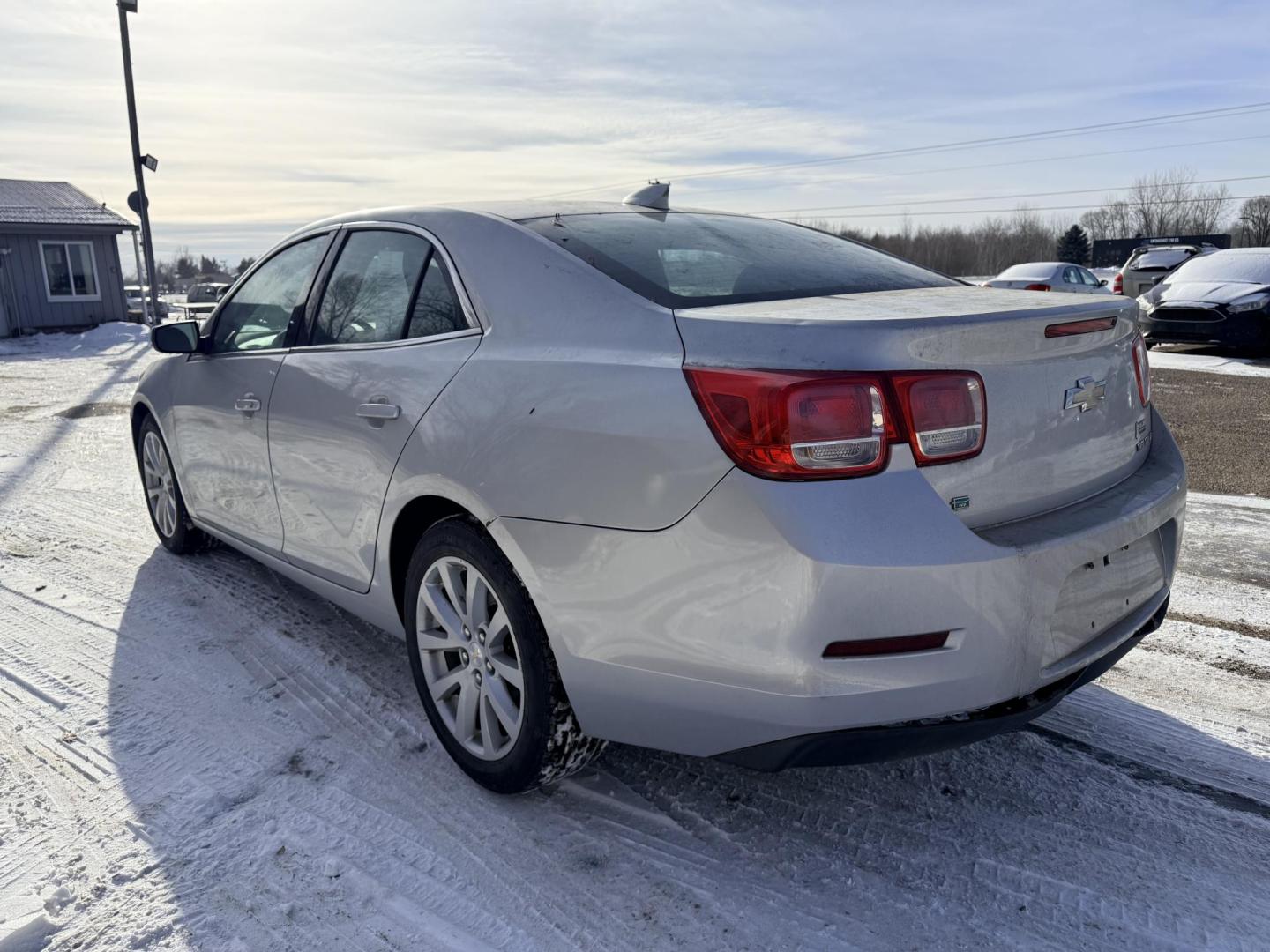 2015 Chevrolet Malibu 2LT (1G11D5SL9FU) with an 2.5L L4 DOHC 16V engine, 6-Speed Automatic transmission, located at 17255 hwy 65 NE, Ham Lake, MN, 55304, 0.000000, 0.000000 - Photo#2