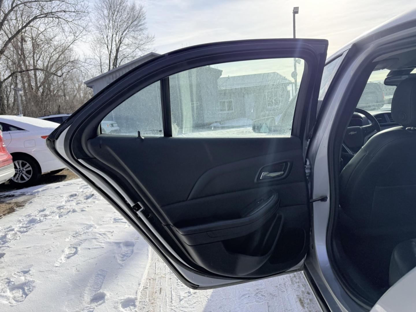 2015 Chevrolet Malibu 2LT (1G11D5SL9FU) with an 2.5L L4 DOHC 16V engine, 6-Speed Automatic transmission, located at 17255 hwy 65 NE, Ham Lake, MN, 55304, 0.000000, 0.000000 - Photo#11