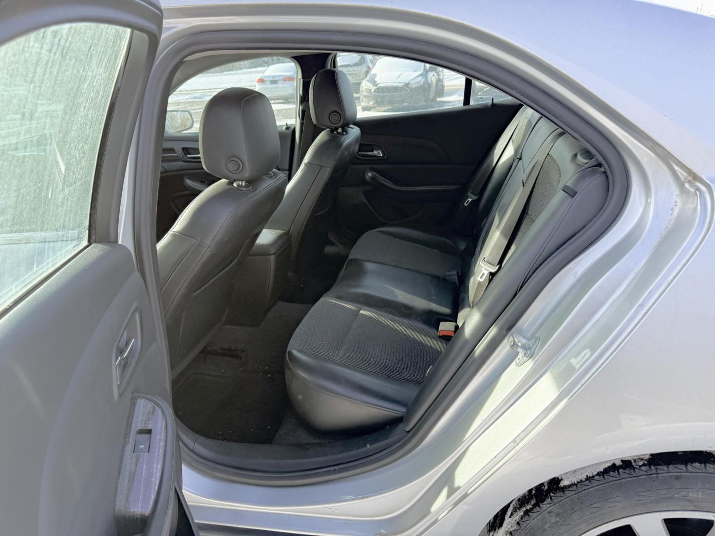 2015 Chevrolet Malibu 2LT (1G11D5SL9FU) with an 2.5L L4 DOHC 16V engine, 6-Speed Automatic transmission, located at 17255 hwy 65 NE, Ham Lake, MN, 55304, 0.000000, 0.000000 - Photo#12