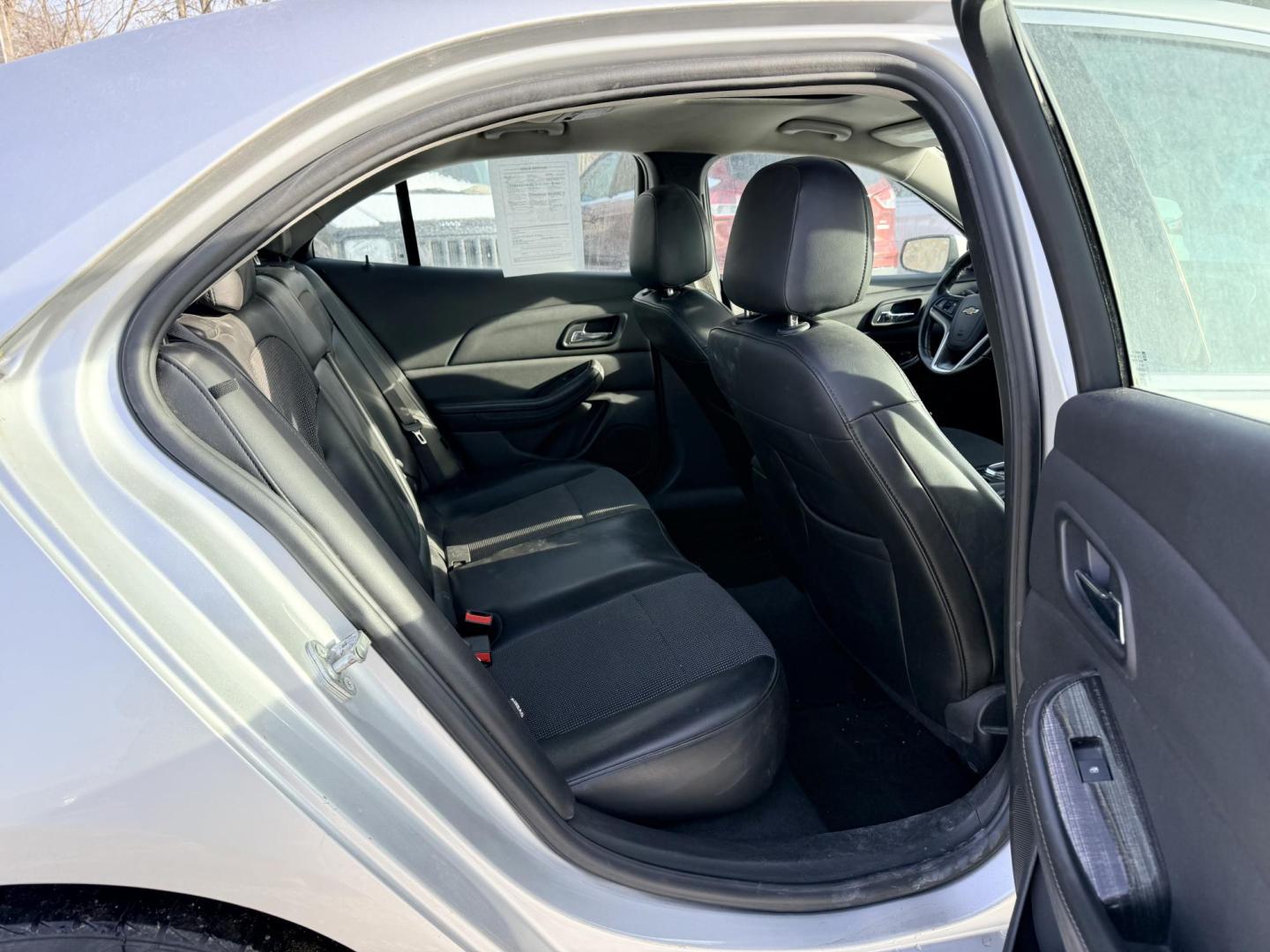 2015 Chevrolet Malibu 2LT (1G11D5SL9FU) with an 2.5L L4 DOHC 16V engine, 6-Speed Automatic transmission, located at 17255 hwy 65 NE, Ham Lake, MN, 55304, 0.000000, 0.000000 - Photo#14