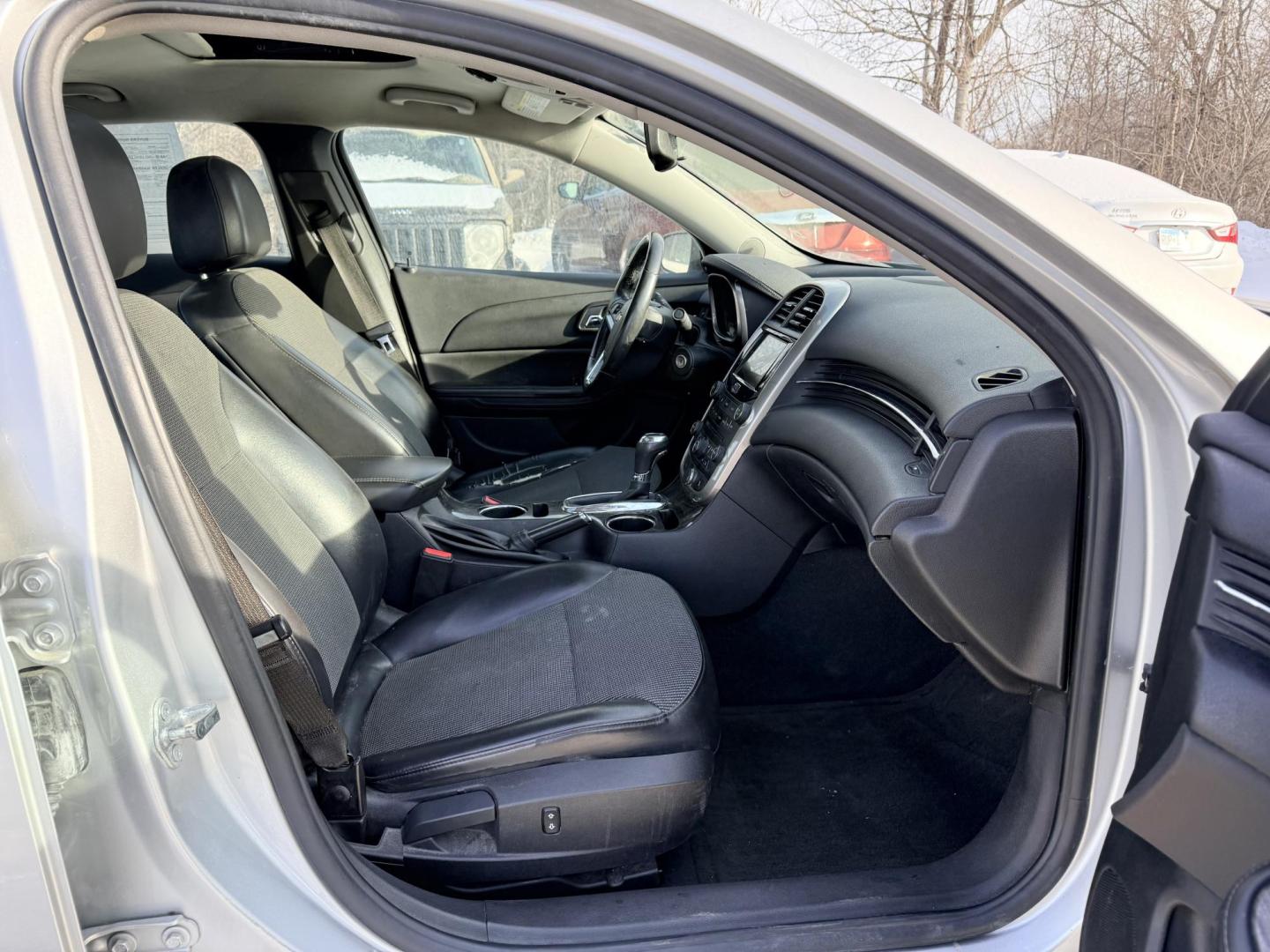 2015 Chevrolet Malibu 2LT (1G11D5SL9FU) with an 2.5L L4 DOHC 16V engine, 6-Speed Automatic transmission, located at 17255 hwy 65 NE, Ham Lake, MN, 55304, 0.000000, 0.000000 - Photo#16