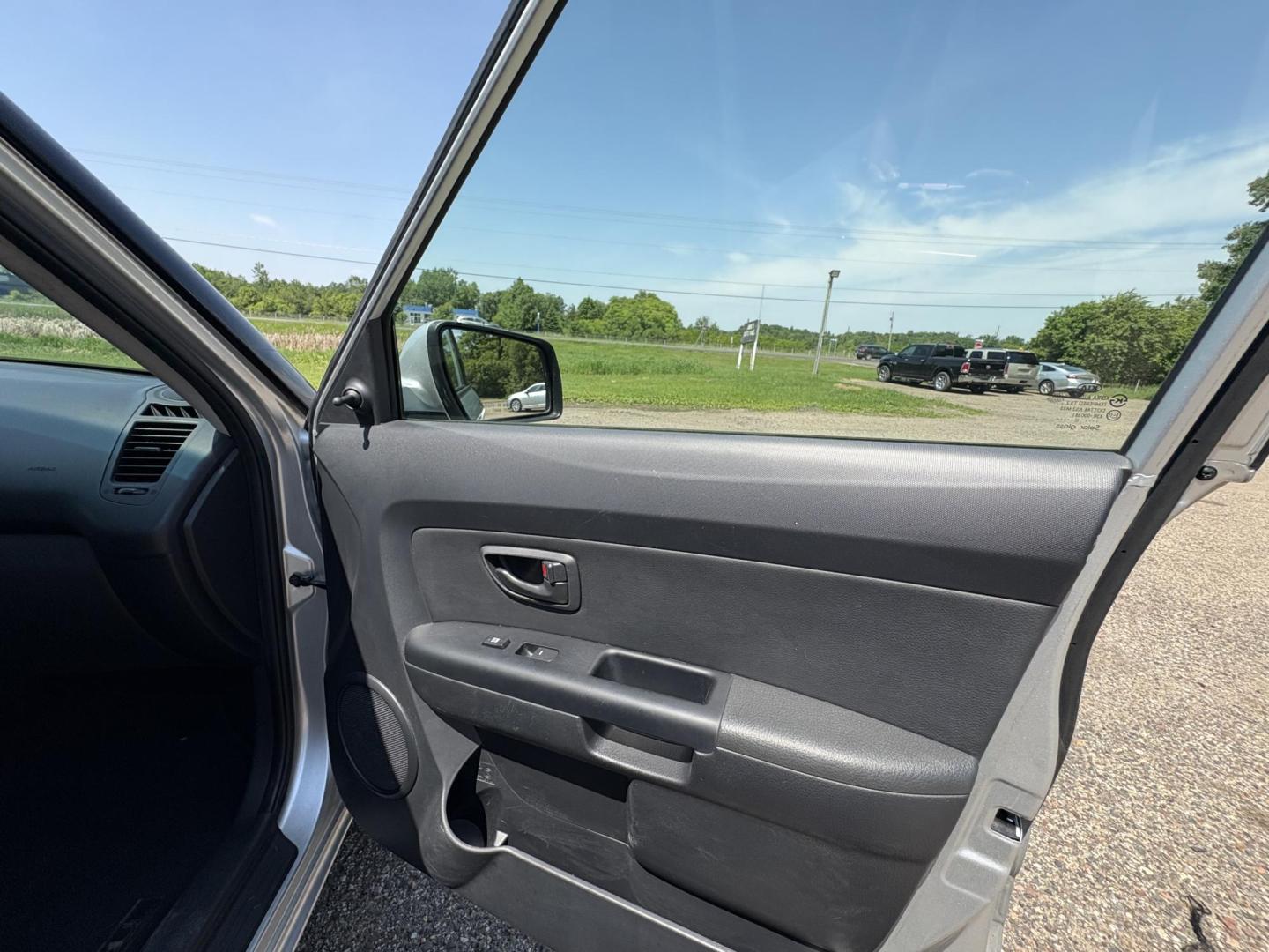 2012 Kia Soul Base (KNDJT2A52C7) with an 1.6L L4 DOHC 16V engine, 5-Speed Manual transmission, located at 17255 hwy 65 NE, Ham Lake, MN, 55304, 0.000000, 0.000000 - Photo#14