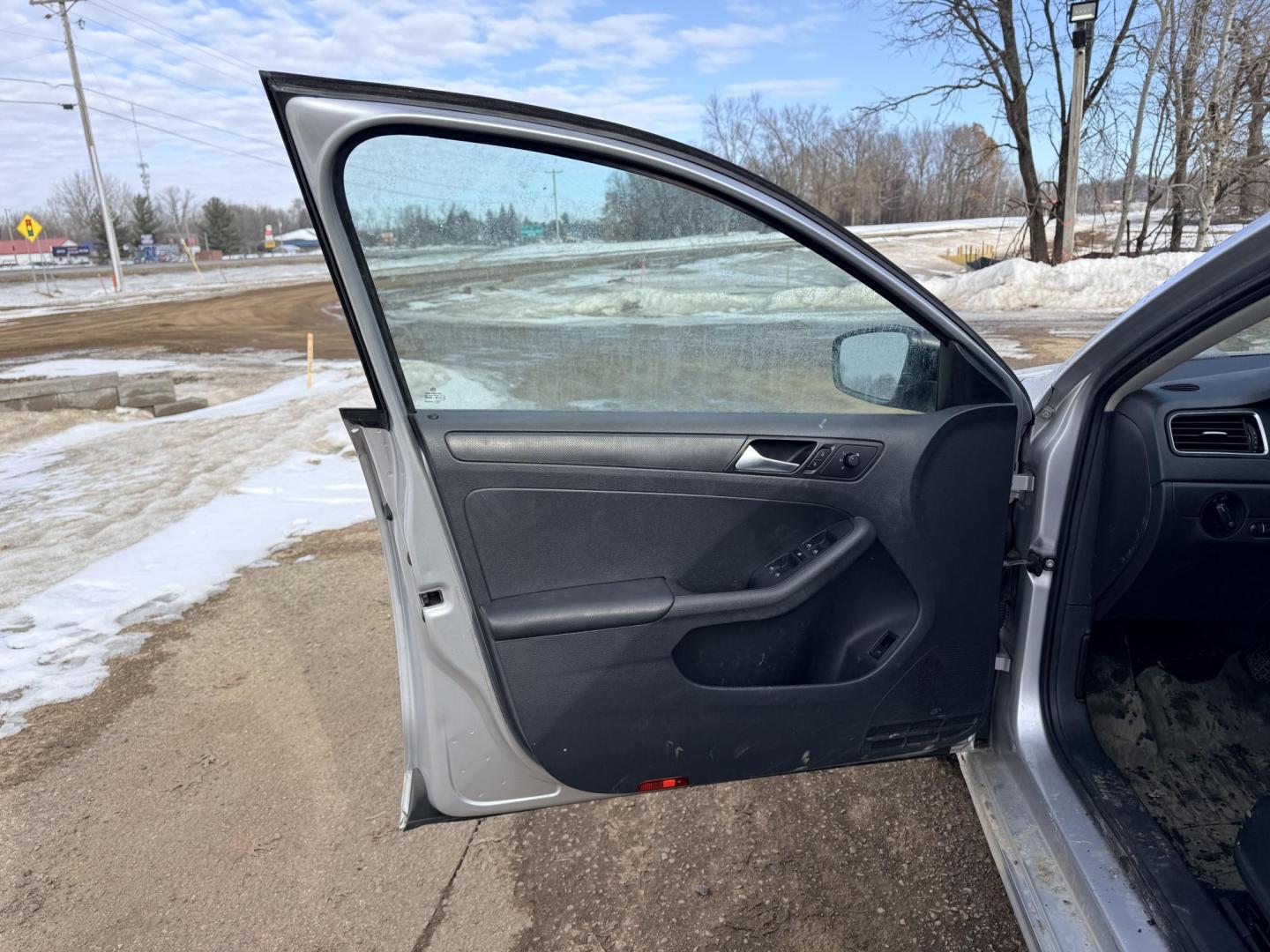 2013 Volkswagen Jetta S (3VW2K7AJ4DM) with an 2.0L L4 DOHC 20V engine, located at 17255 hwy 65 NE, Ham Lake, MN, 55304, 0.000000, 0.000000 - Photo#8