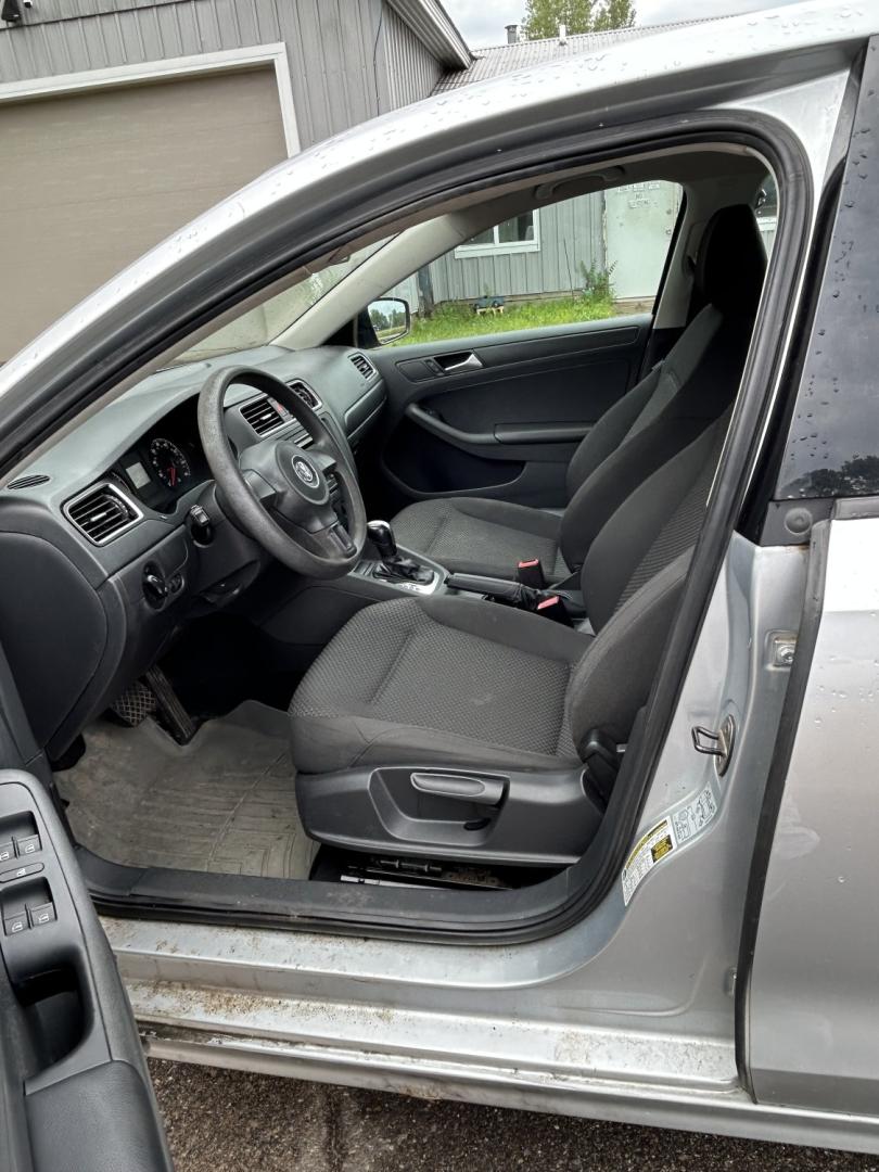 2013 Volkswagen Jetta S (3VW2K7AJ4DM) with an 2.0L L4 DOHC 20V engine, located at 17255 hwy 65 NE, Ham Lake, MN, 55304, 0.000000, 0.000000- Photo#8