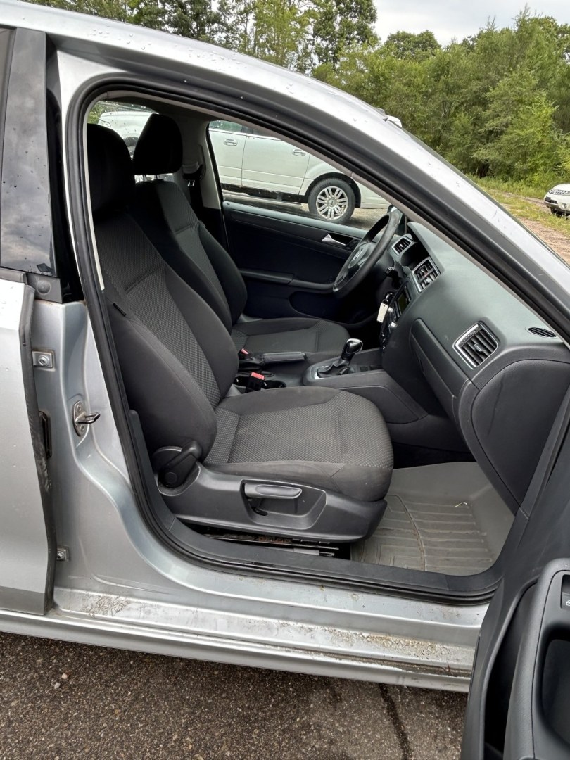 2013 Volkswagen Jetta S (3VW2K7AJ4DM) with an 2.0L L4 DOHC 20V engine, located at 17255 hwy 65 NE, Ham Lake, MN, 55304, 0.000000, 0.000000- Photo#14
