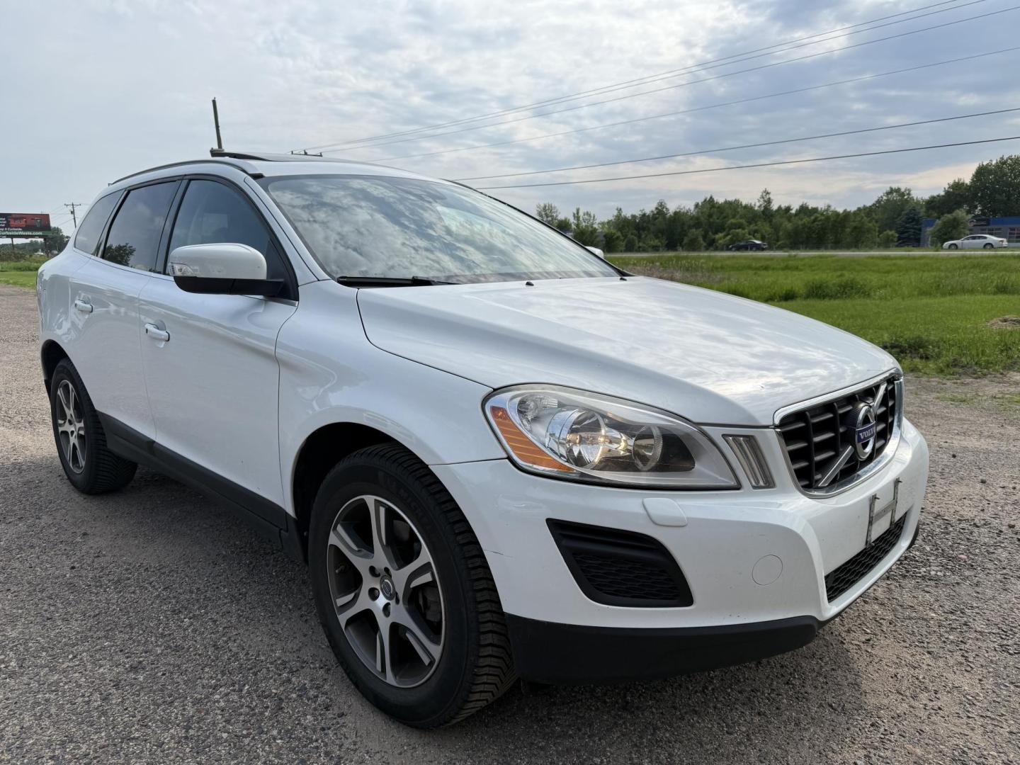 2013 Volvo XC60 T6 AWD (YV4902DZ9D2) with an 3.0L L6 DOHC 24V TURBO engine, 6-Speed Automatic transmission, located at 17255 hwy 65 NE, Ham Lake, MN, 55304, 0.000000, 0.000000 - Photo#6
