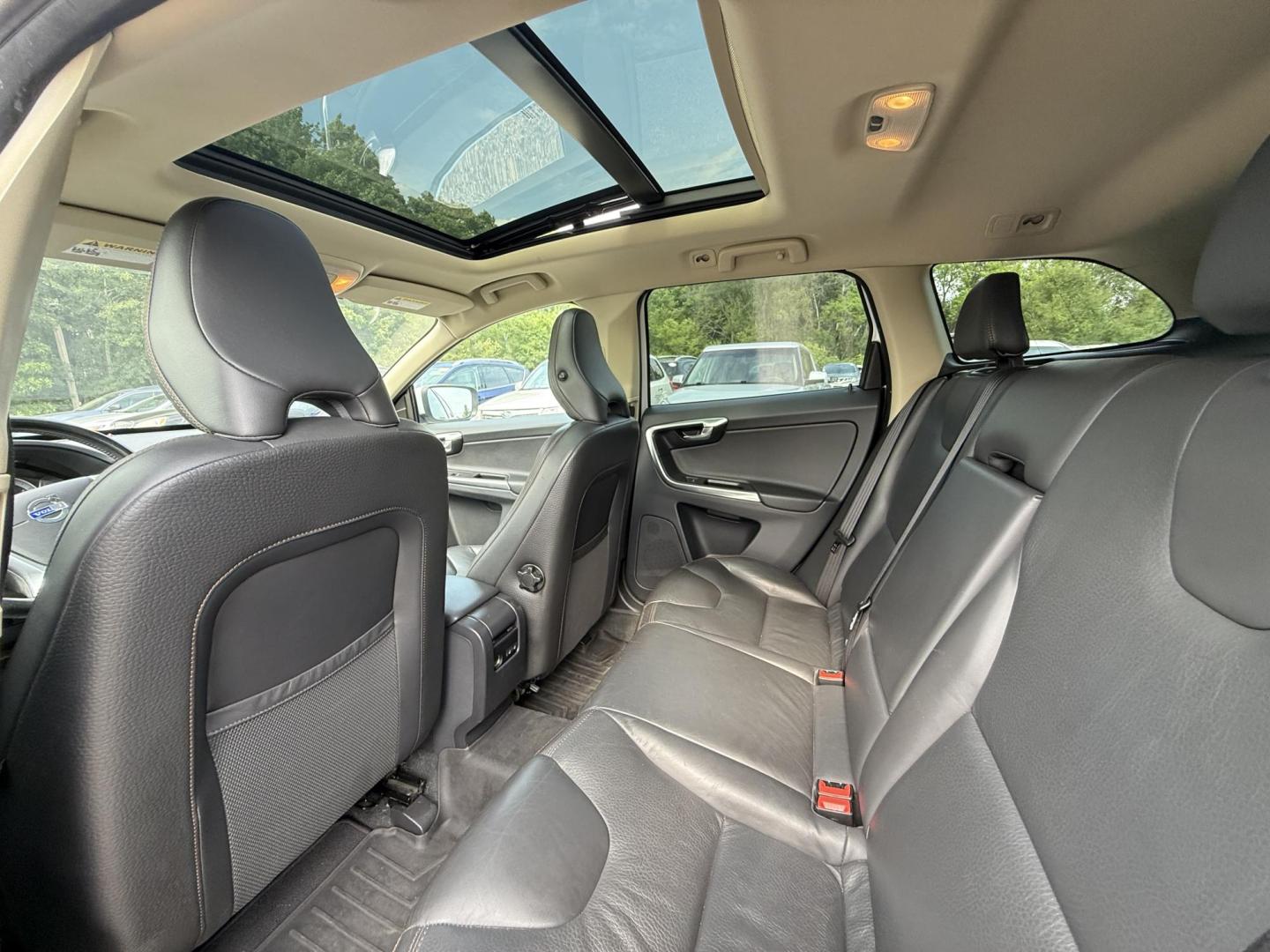 2013 Volvo XC60 T6 AWD (YV4902DZ9D2) with an 3.0L L6 DOHC 24V TURBO engine, 6-Speed Automatic transmission, located at 17255 hwy 65 NE, Ham Lake, MN, 55304, 0.000000, 0.000000 - Photo#11
