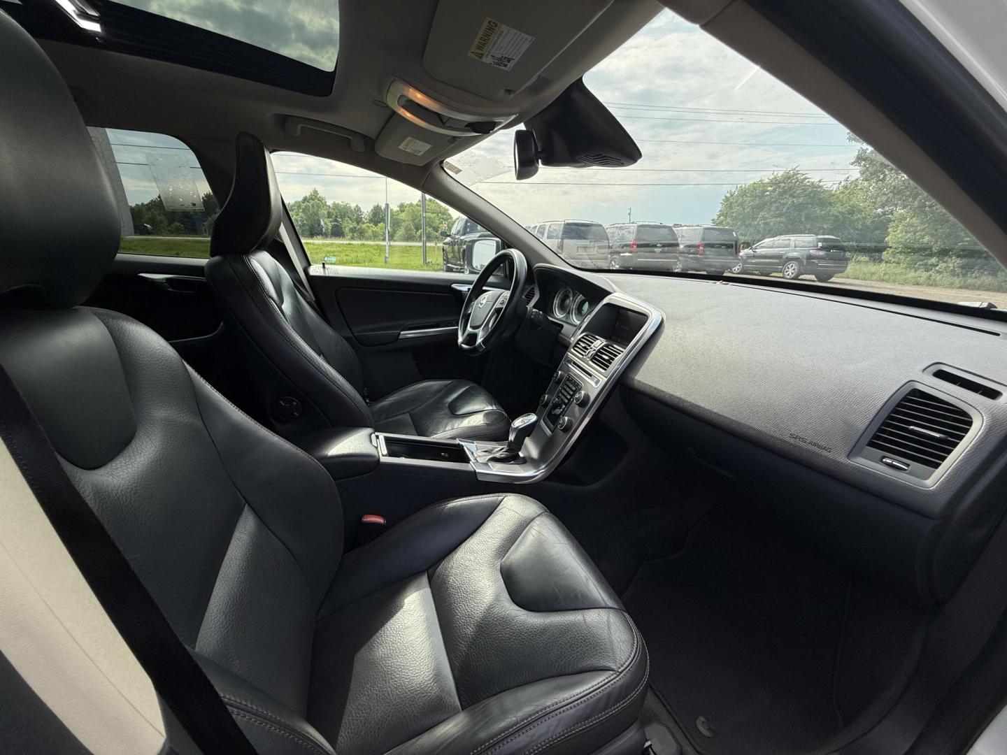 2013 Volvo XC60 T6 AWD (YV4902DZ9D2) with an 3.0L L6 DOHC 24V TURBO engine, 6-Speed Automatic transmission, located at 17255 hwy 65 NE, Ham Lake, MN, 55304, 0.000000, 0.000000 - Photo#15