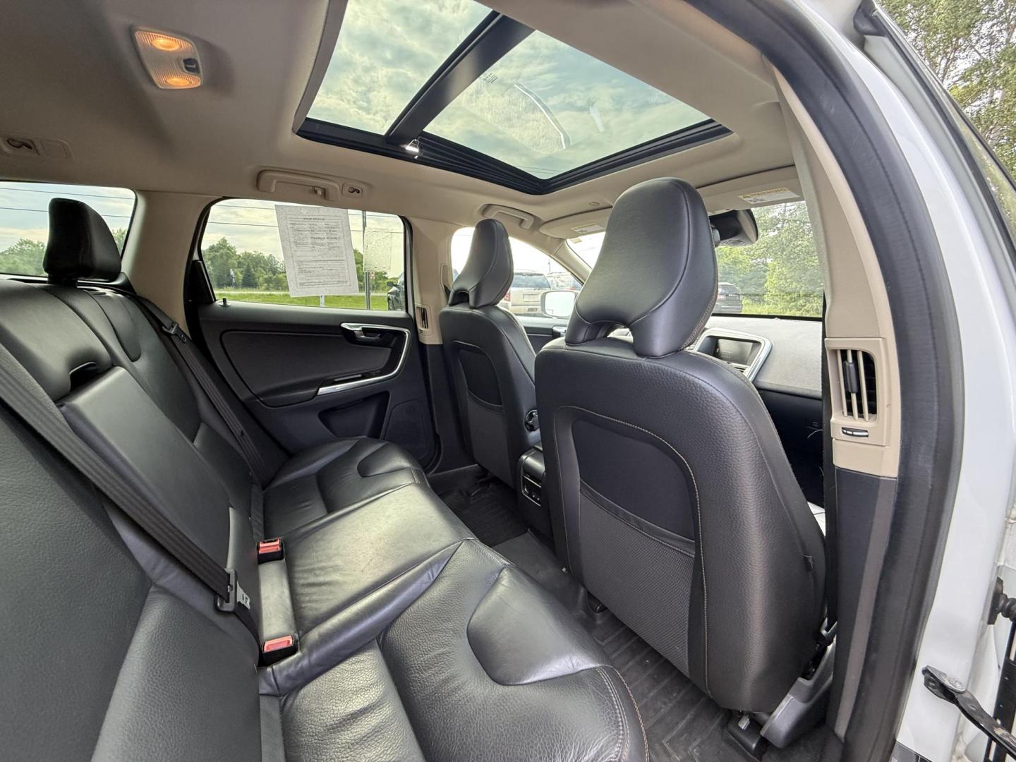 2013 Volvo XC60 T6 AWD (YV4902DZ9D2) with an 3.0L L6 DOHC 24V TURBO engine, 6-Speed Automatic transmission, located at 17255 hwy 65 NE, Ham Lake, MN, 55304, 0.000000, 0.000000 - Photo#13