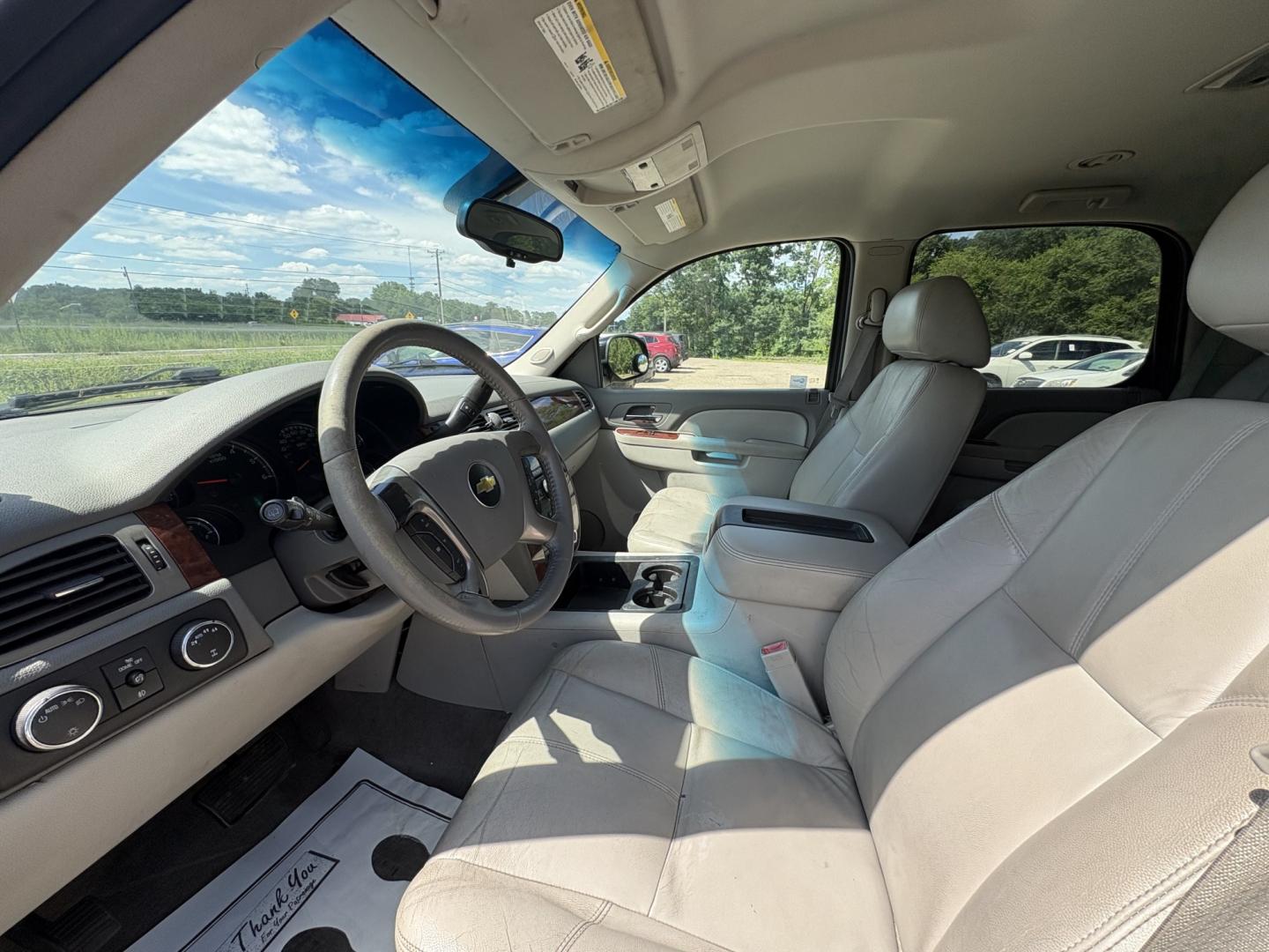 2011 Chevrolet Tahoe LT 4WD (1GNSKBE0XBR) with an 5.3L V8 OHV 16V FFV engine, 6-Speed Automatic transmission, located at 17255 hwy 65 NE, Ham Lake, MN, 55304, 0.000000, 0.000000- Photo#9