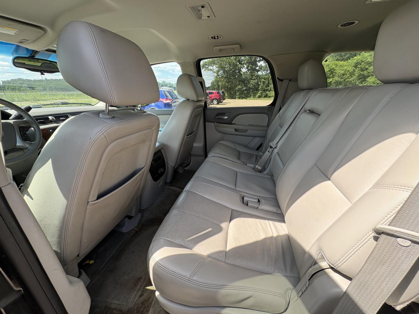 2011 Chevrolet Tahoe LT 4WD (1GNSKBE0XBR) with an 5.3L V8 OHV 16V FFV engine, 6-Speed Automatic transmission, located at 17255 hwy 65 NE, Ham Lake, MN, 55304, 0.000000, 0.000000- Photo#11