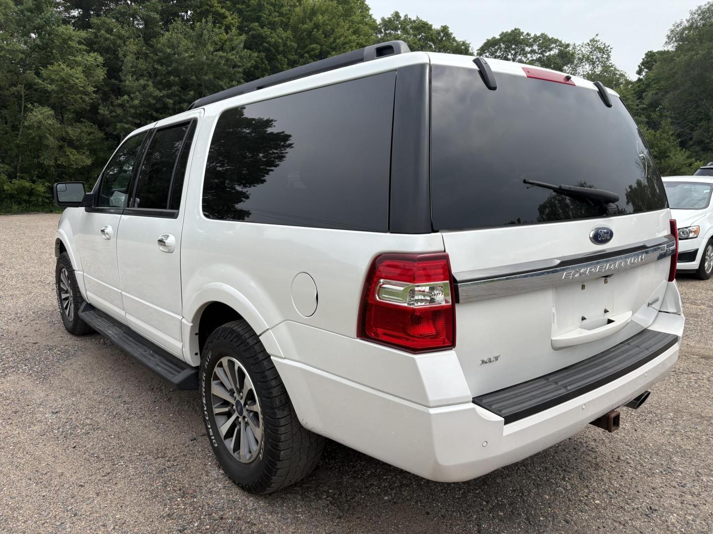 2016 Ford Expedition EL XLT 4WD (1FMJK1JT0GE) with an 3.5L V6 DOHC 24V FFV engine, 6A transmission, located at 17255 hwy 65 NE, Ham Lake, MN, 55304, 0.000000, 0.000000 - Photo#2