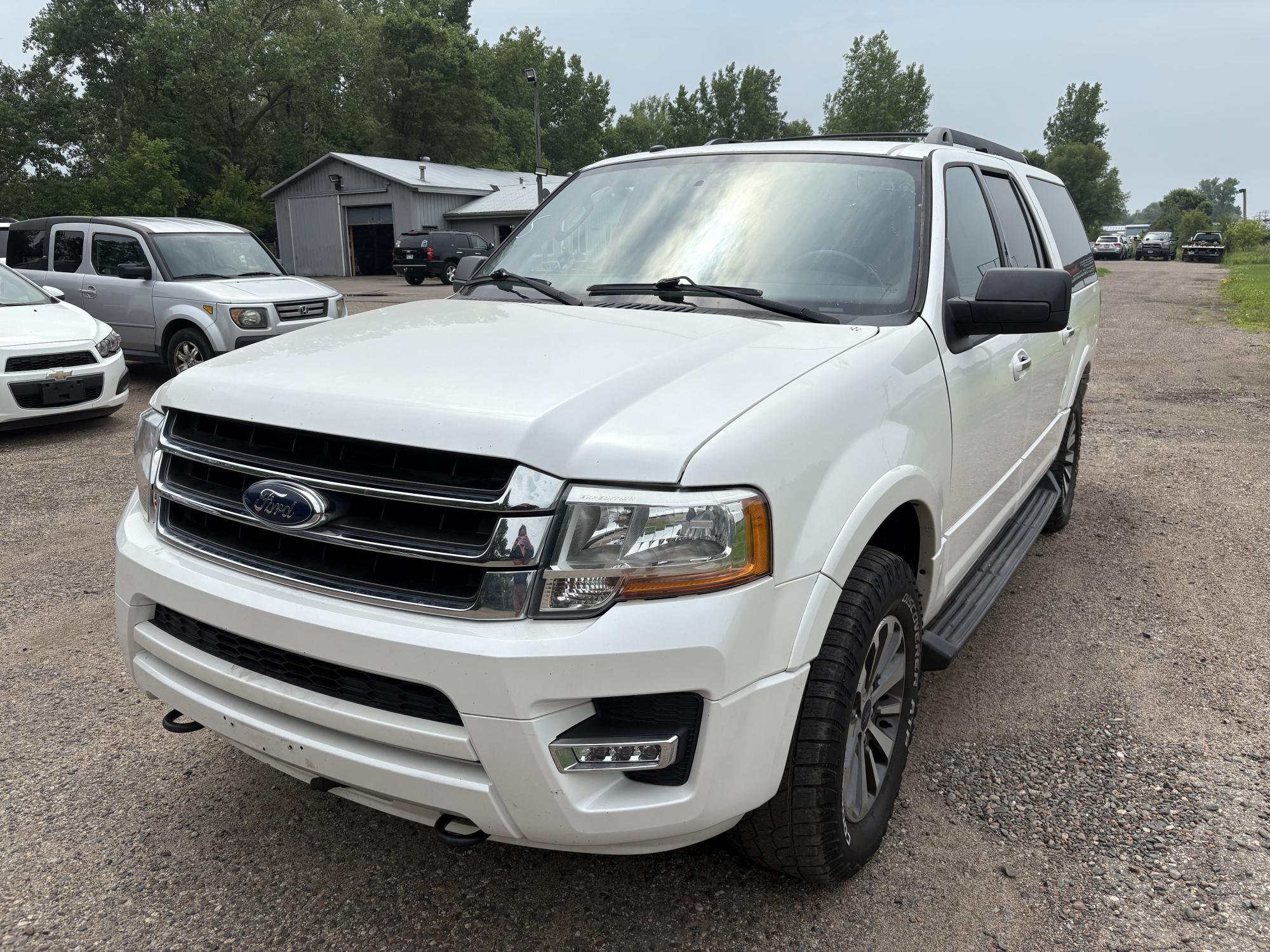 photo of 2016 Ford Expedition EL XLT 4WD
