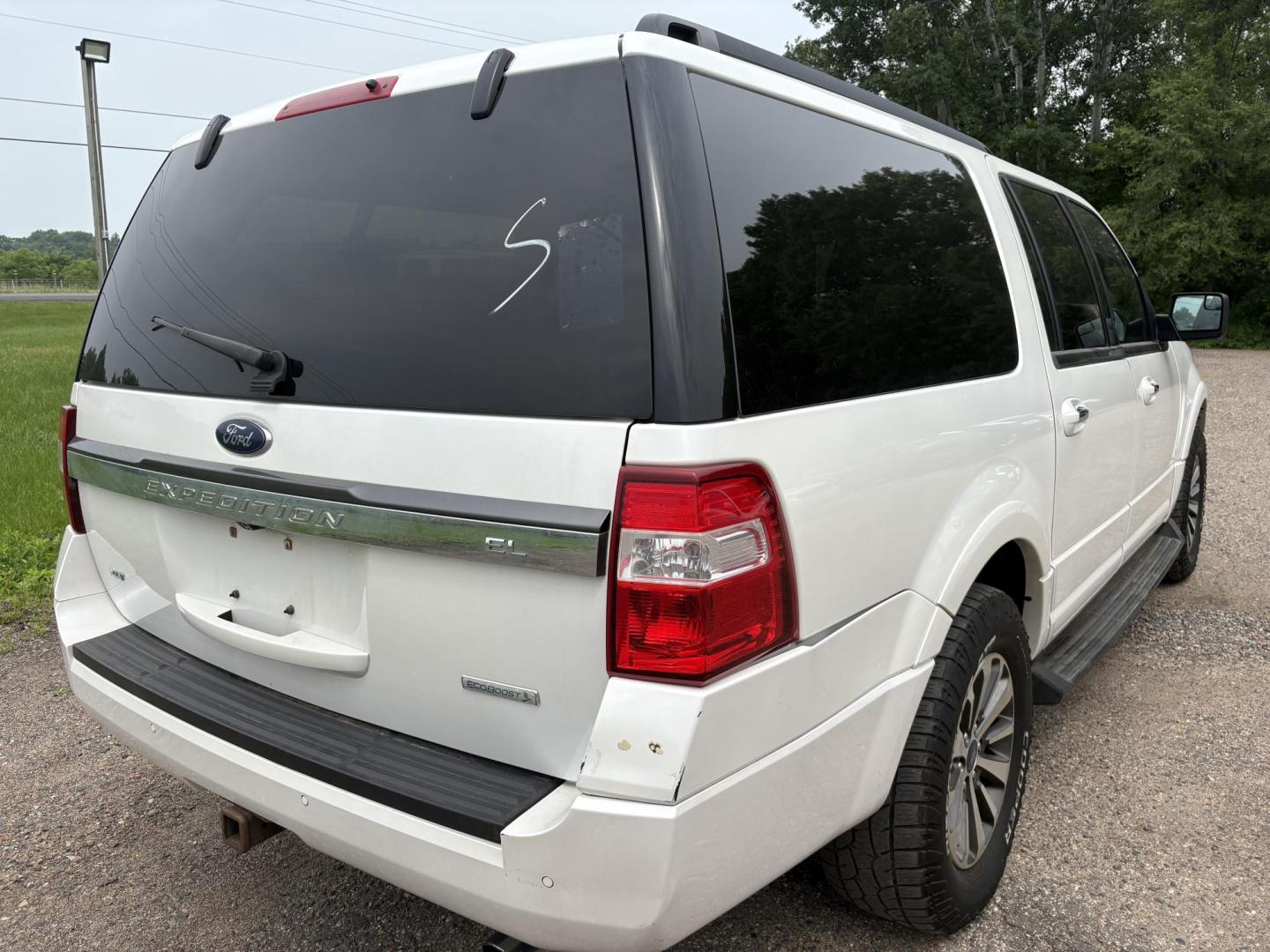 2016 Ford Expedition EL XLT 4WD (1FMJK1JT0GE) with an 3.5L V6 DOHC 24V FFV engine, 6A transmission, located at 17255 hwy 65 NE, Ham Lake, MN, 55304, 0.000000, 0.000000 - Photo#4