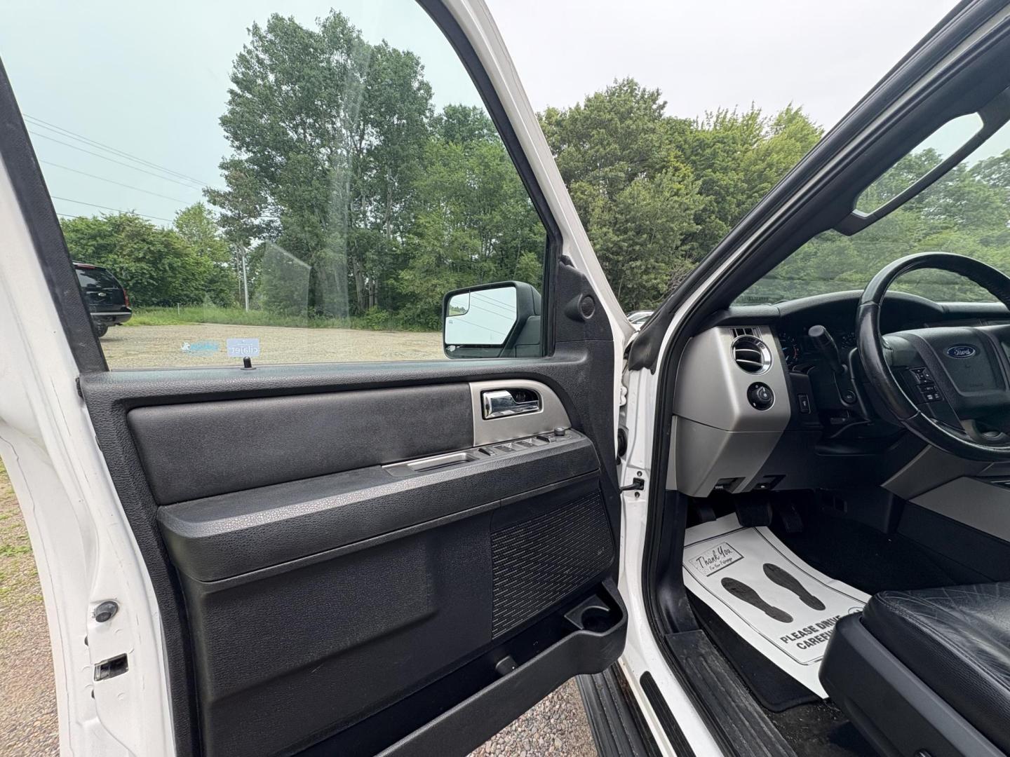2016 Ford Expedition EL XLT 4WD (1FMJK1JT0GE) with an 3.5L V6 DOHC 24V FFV engine, 6A transmission, located at 17255 hwy 65 NE, Ham Lake, MN, 55304, 0.000000, 0.000000 - Photo#8
