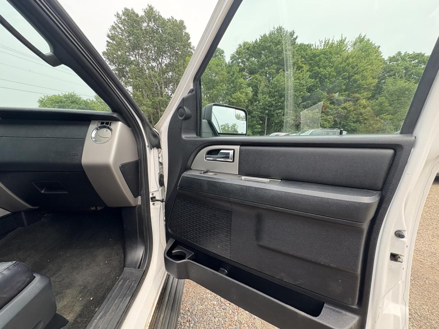 2016 Ford Expedition EL XLT 4WD (1FMJK1JT0GE) with an 3.5L V6 DOHC 24V FFV engine, 6A transmission, located at 17255 hwy 65 NE, Ham Lake, MN, 55304, 0.000000, 0.000000 - Photo#14