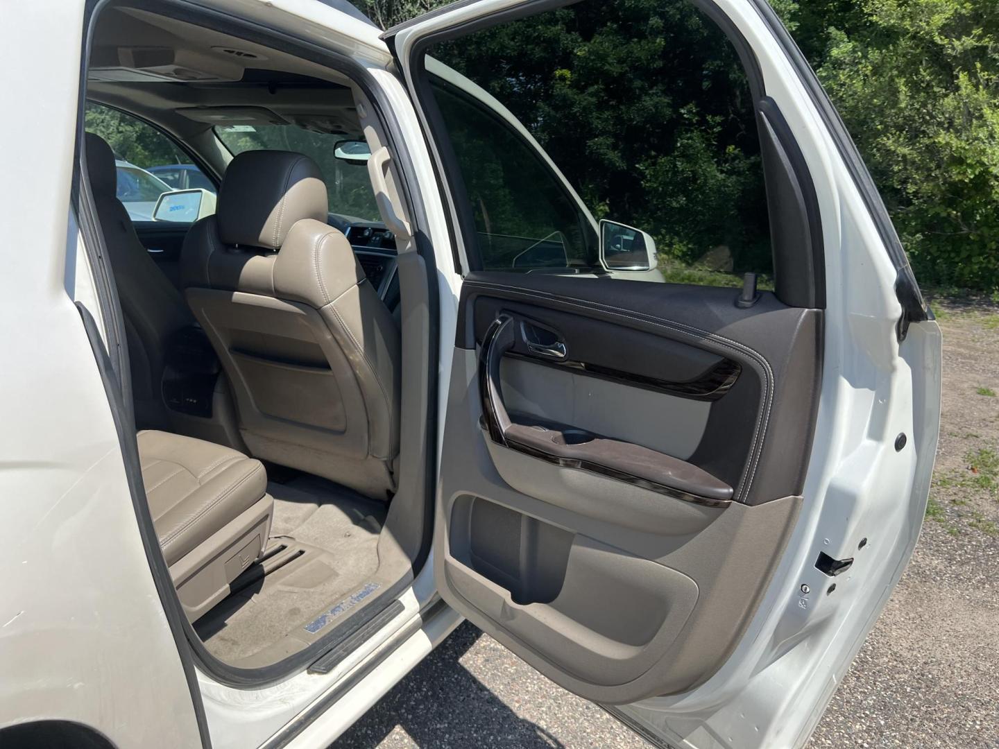 2013 GMC Acadia Denali AWD (1GKKVTKD6DJ) with an 3.6L V6 DOHC 24V engine, 6-Speed Automatic transmission, located at 17255 hwy 65 NE, Ham Lake, MN, 55304, 0.000000, 0.000000 - Photo#13