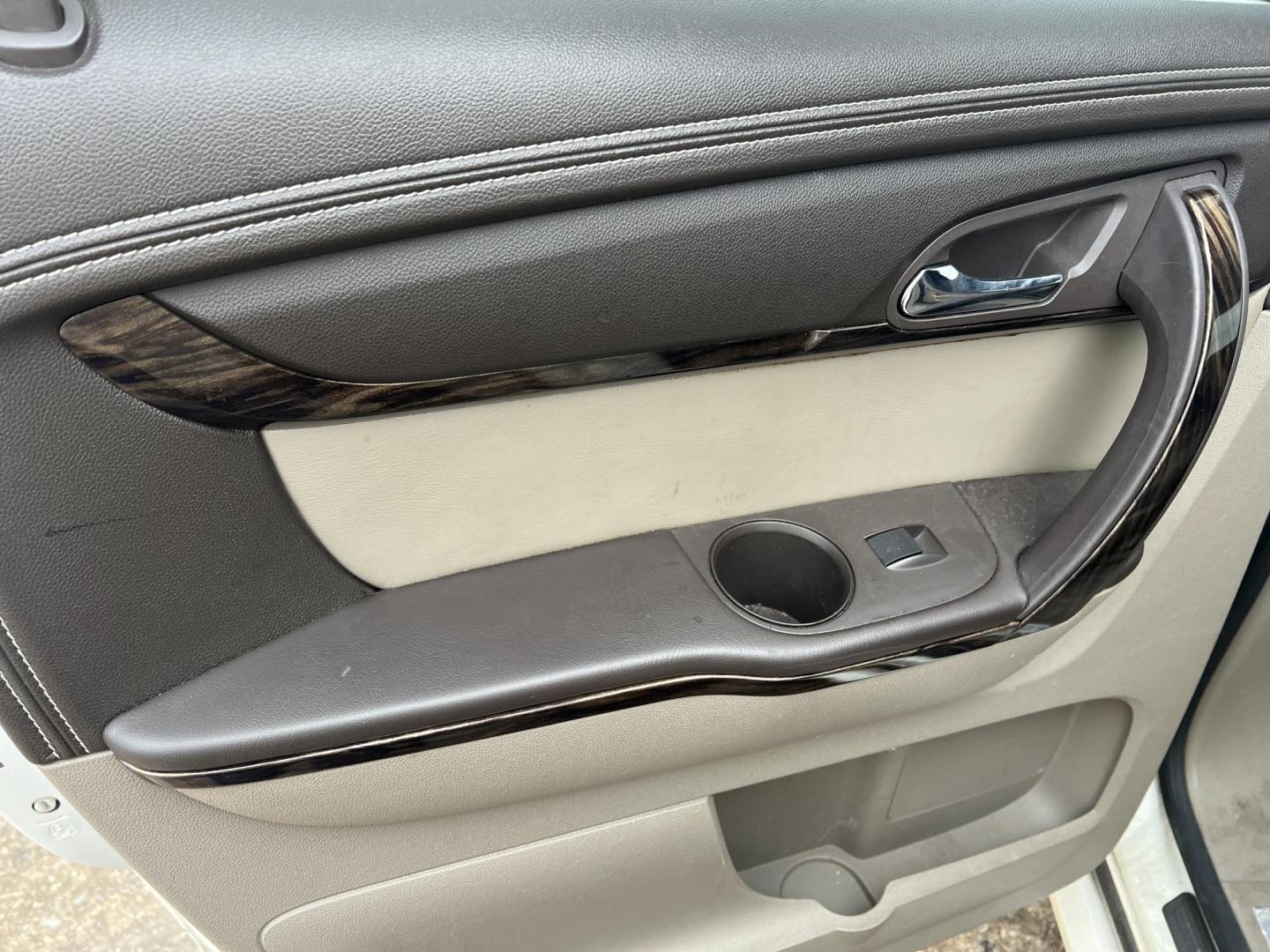 2013 GMC Acadia Denali AWD (1GKKVTKD6DJ) with an 3.6L V6 DOHC 24V engine, 6-Speed Automatic transmission, located at 17255 hwy 65 NE, Ham Lake, MN, 55304, 0.000000, 0.000000 - Photo#11