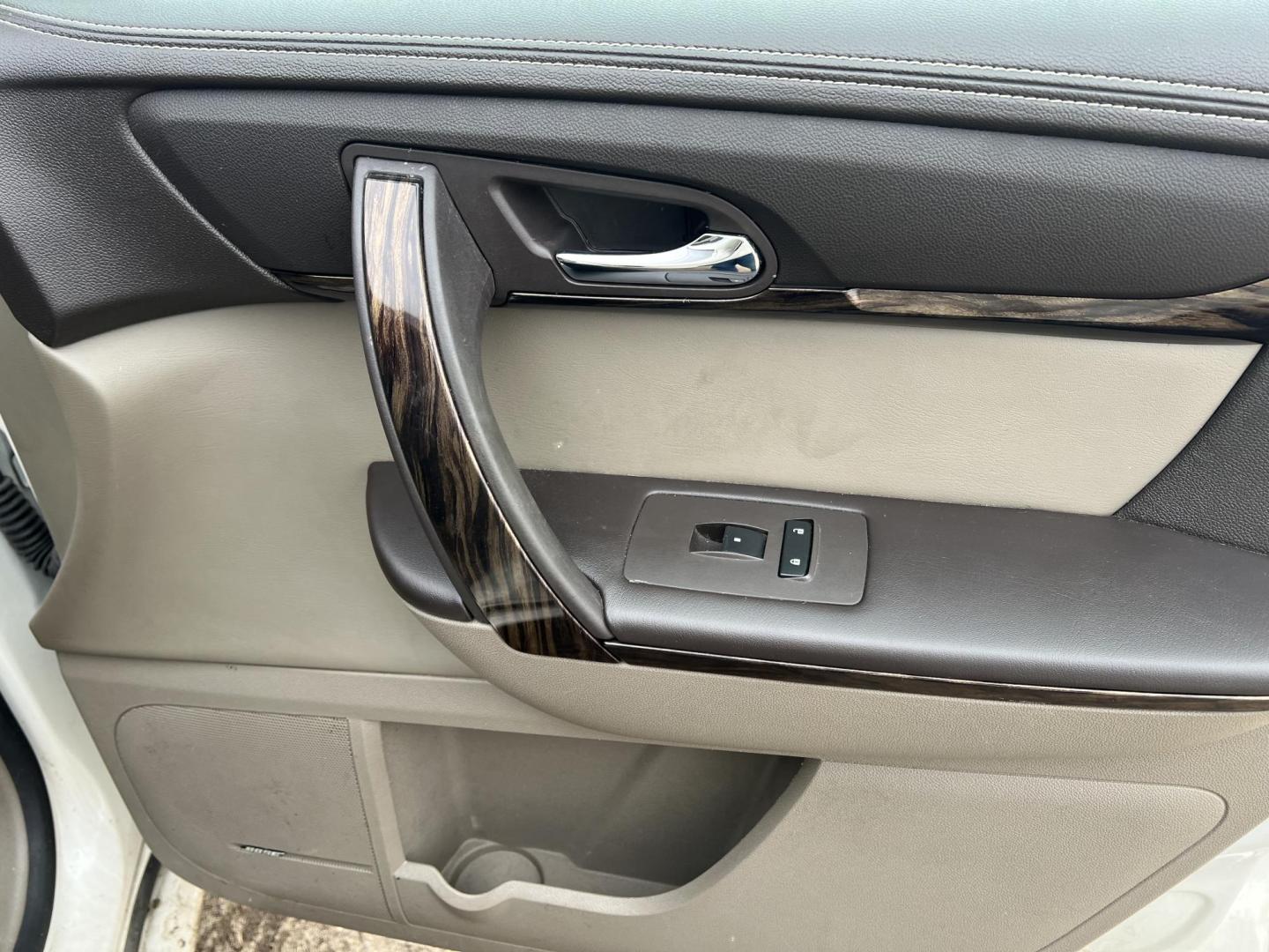 2013 GMC Acadia Denali AWD (1GKKVTKD6DJ) with an 3.6L V6 DOHC 24V engine, 6-Speed Automatic transmission, located at 17255 hwy 65 NE, Ham Lake, MN, 55304, 0.000000, 0.000000 - Photo#14