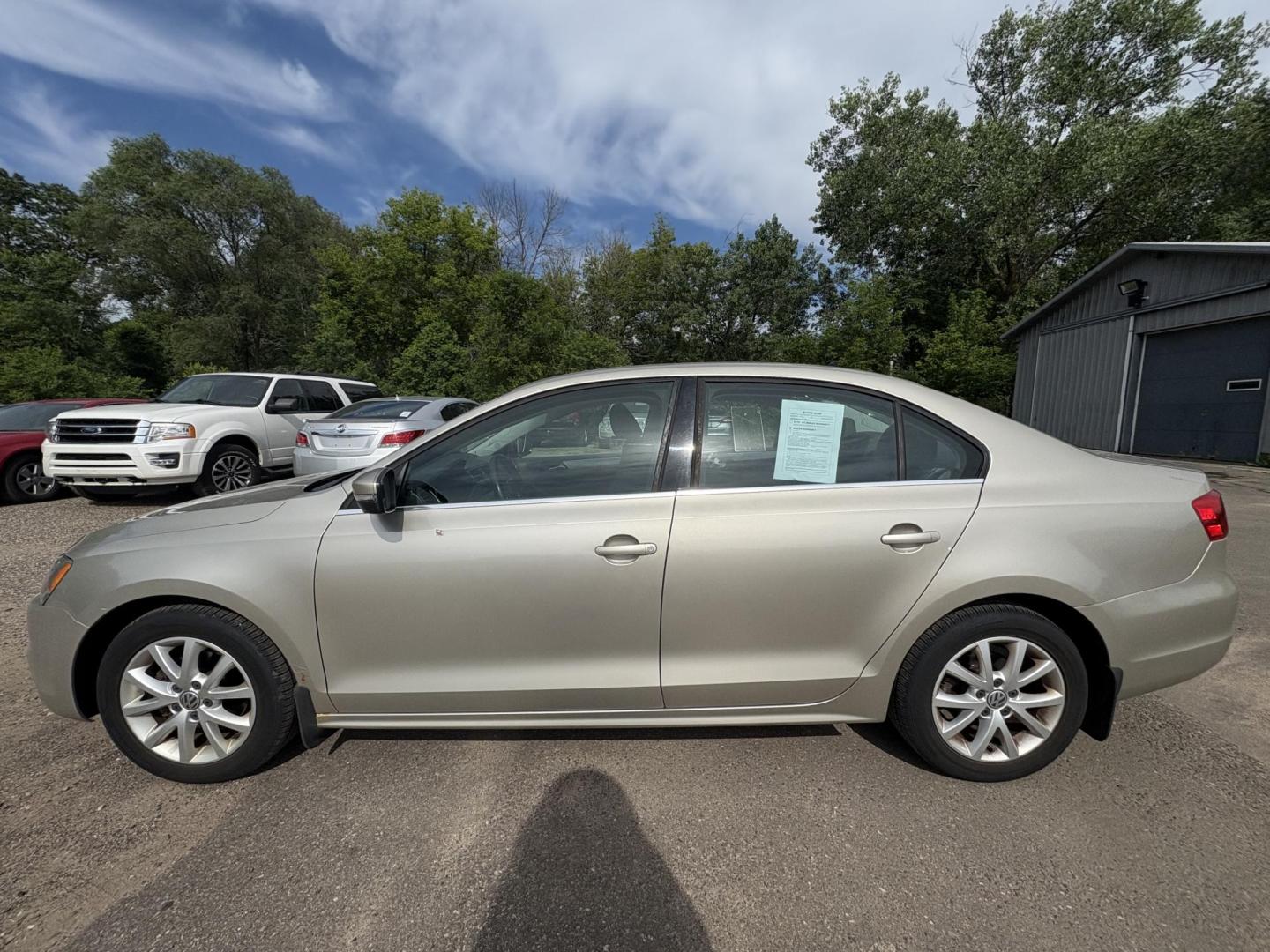 2013 Volkswagen Jetta SE (3VWDX7AJ1DM) with an 2.5L L5 DOHC 20V engine, located at 17255 hwy 65 NE, Ham Lake, MN, 55304, 0.000000, 0.000000 - Photo#1
