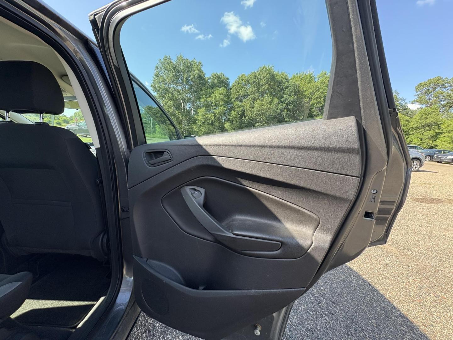 2014 Ford Escape S FWD (1FMCU0F74EU) with an 2.5L L4 DOHC 16V engine, 6-Speed Automatic transmission, located at 17255 hwy 65 NE, Ham Lake, MN, 55304, 0.000000, 0.000000 - Photo#12