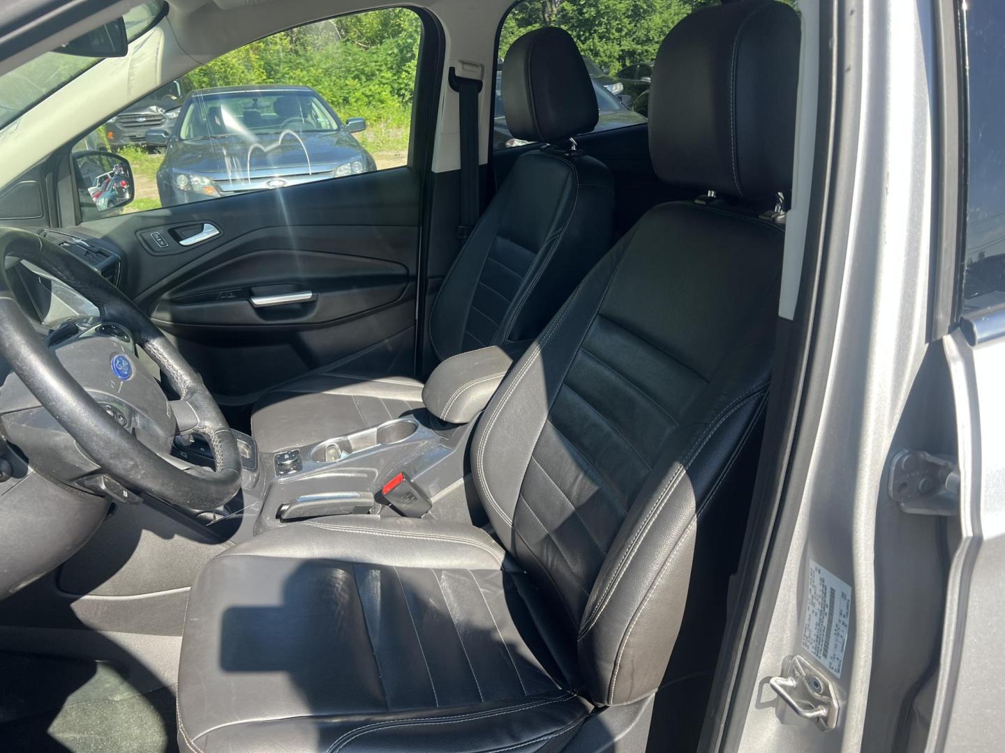 2015 Ford Escape Titanium 4WD (1FMCU9J94FU) with an 2.0L L4 DOHC 16V engine, 6-Speed Automatic transmission, located at 17255 hwy 65 NE, Ham Lake, MN, 55304, 0.000000, 0.000000 - Photo#9