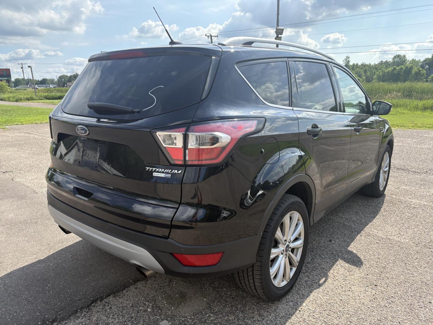 2017 Ford Escape Titanium 4WD (1FMCU9J9XHU) with an 2.0L L4 DOHC 16V engine, 6A transmission, located at 17255 hwy 65 NE, Ham Lake, MN, 55304, 0.000000, 0.000000 - Photo#4