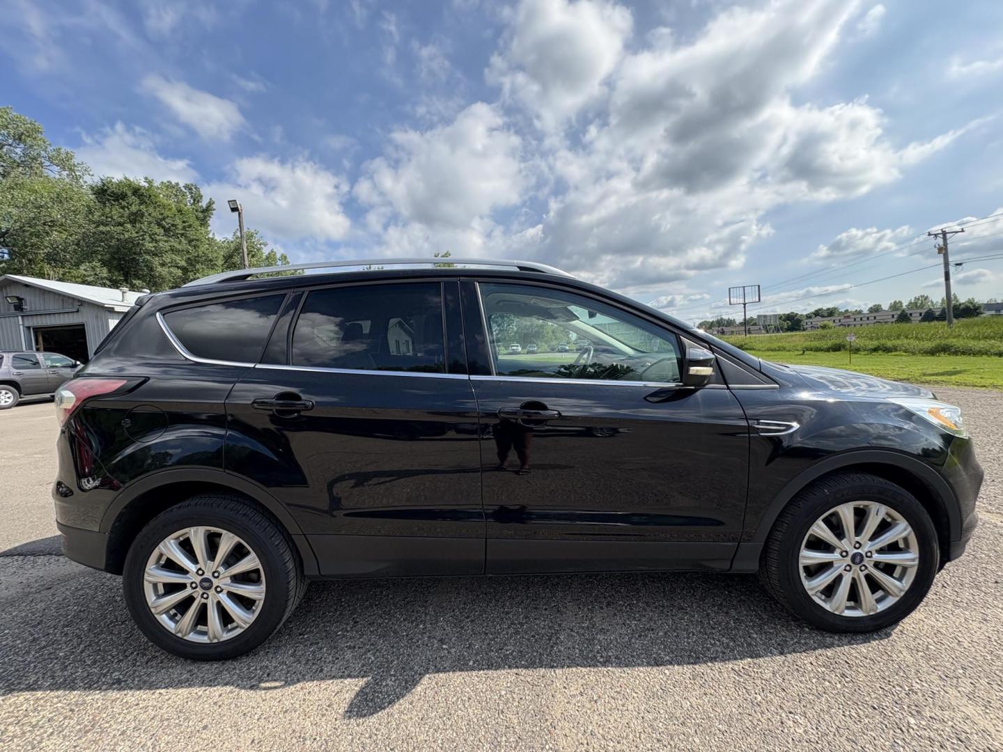 2017 Ford Escape Titanium 4WD (1FMCU9J9XHU) with an 2.0L L4 DOHC 16V engine, 6A transmission, located at 17255 hwy 65 NE, Ham Lake, MN, 55304, 0.000000, 0.000000 - Photo#5
