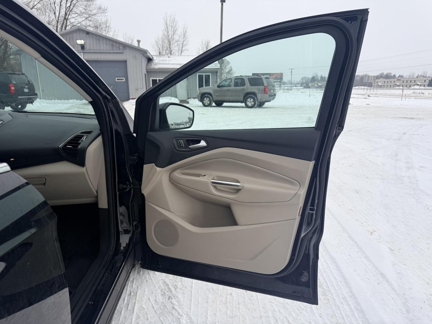 2017 Ford Escape Titanium 4WD (1FMCU9J9XHU) with an 2.0L L4 DOHC 16V engine, 6A transmission, located at 17255 hwy 65 NE, Ham Lake, MN, 55304, 0.000000, 0.000000 - Photo#14