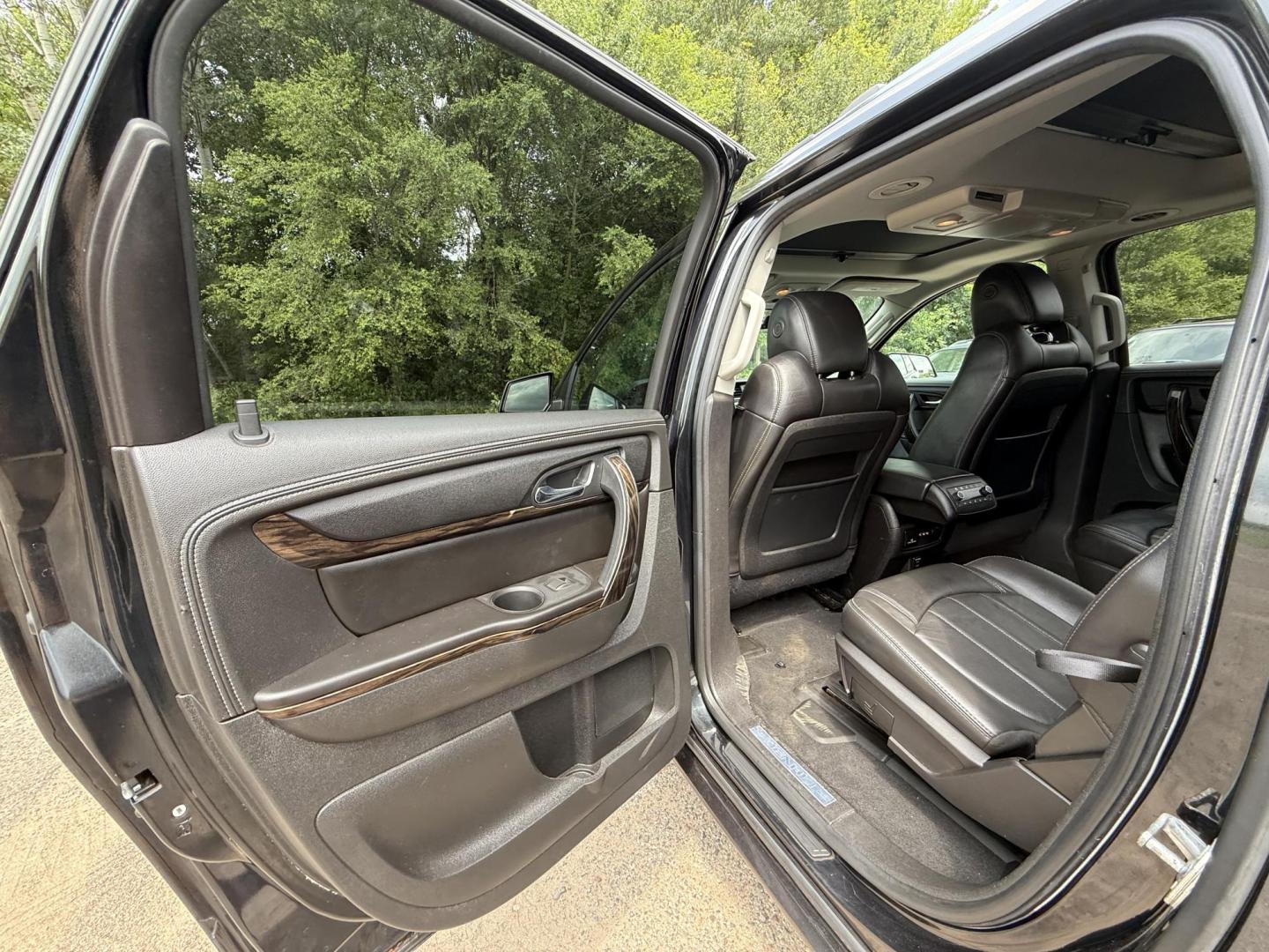 2015 GMC Acadia Denali AWD (1GKKVTKD7FJ) with an 3.6L V6 DOHC 24V engine, 6-Speed Automatic transmission, located at 17255 hwy 65 NE, Ham Lake, MN, 55304, 0.000000, 0.000000 - Photo#10