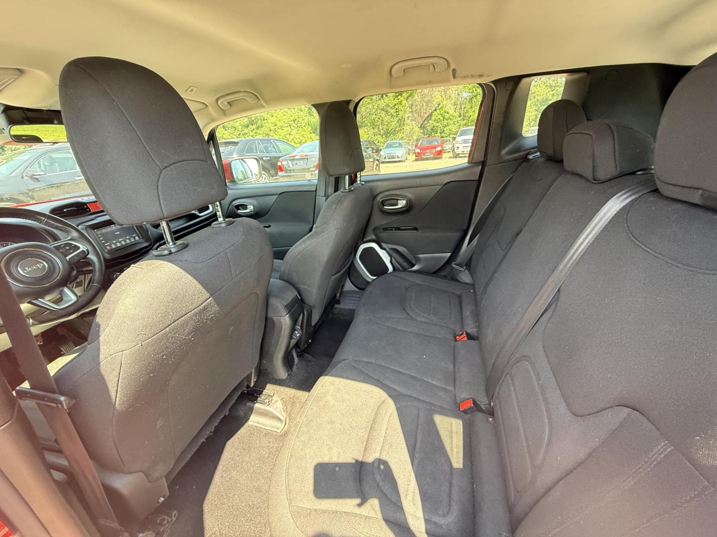 2018 Jeep Renegade Latitude 4WD (ZACCJBBB6JP) with an 2.4L L4 DOHC 16V engine, 6M transmission, located at 17255 hwy 65 NE, Ham Lake, MN, 55304, 0.000000, 0.000000 - Photo#11