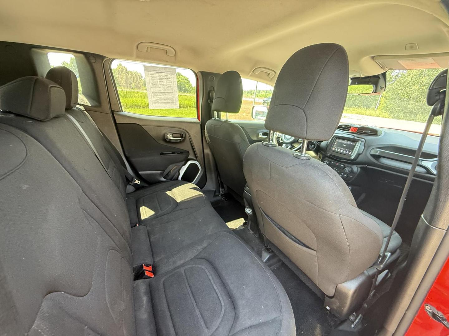 2018 Jeep Renegade Latitude 4WD (ZACCJBBB6JP) with an 2.4L L4 DOHC 16V engine, 6M transmission, located at 17255 hwy 65 NE, Ham Lake, MN, 55304, 0.000000, 0.000000 - Photo#13
