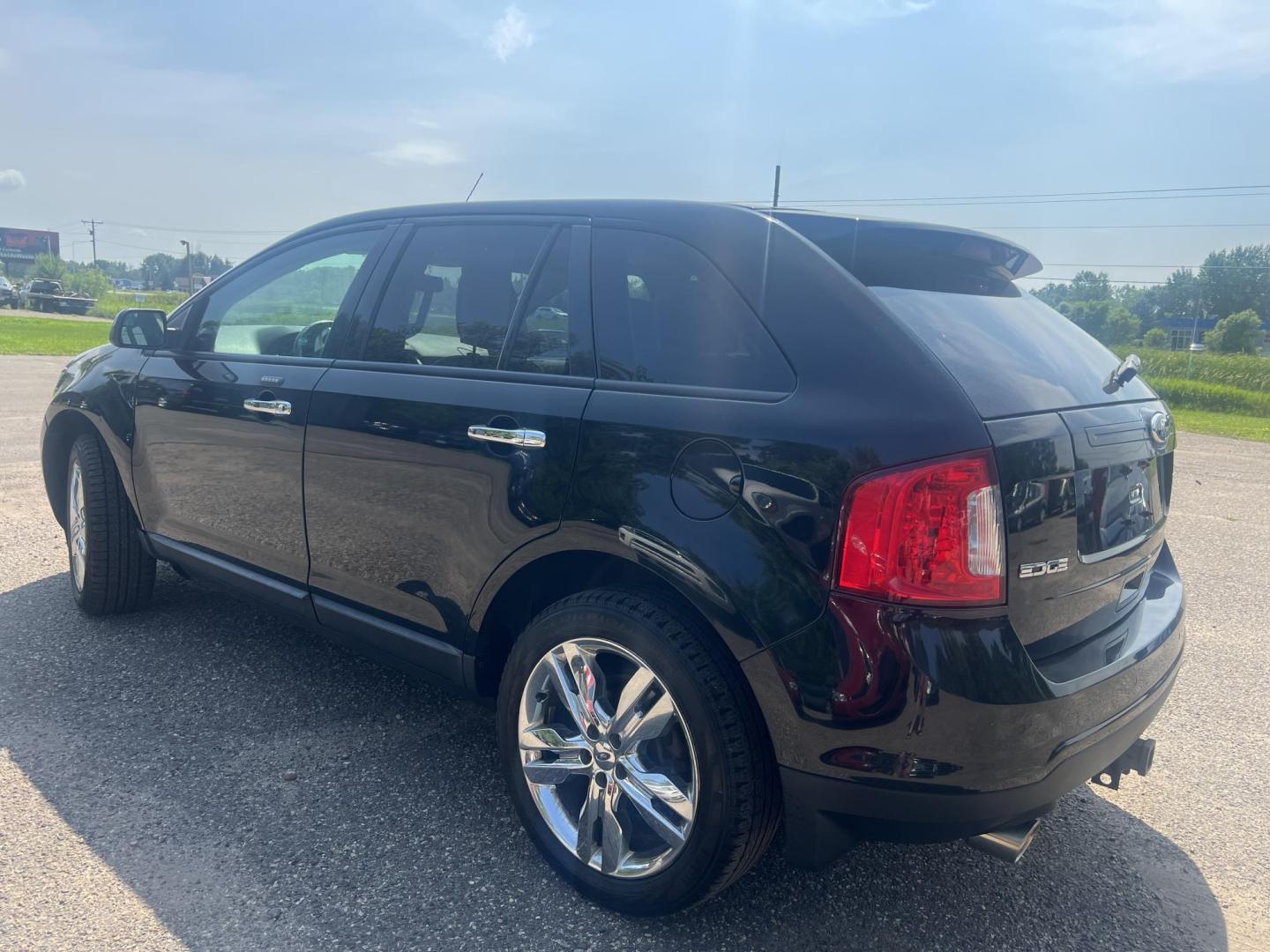 2011 Ford Edge SEL FWD (2FMDK3JC9BB) with an 3.5L V6 DOHC 24V engine, 6-Speed Automatic transmission, located at 17255 hwy 65 NE, Ham Lake, MN, 55304, 0.000000, 0.000000 - Photo#2
