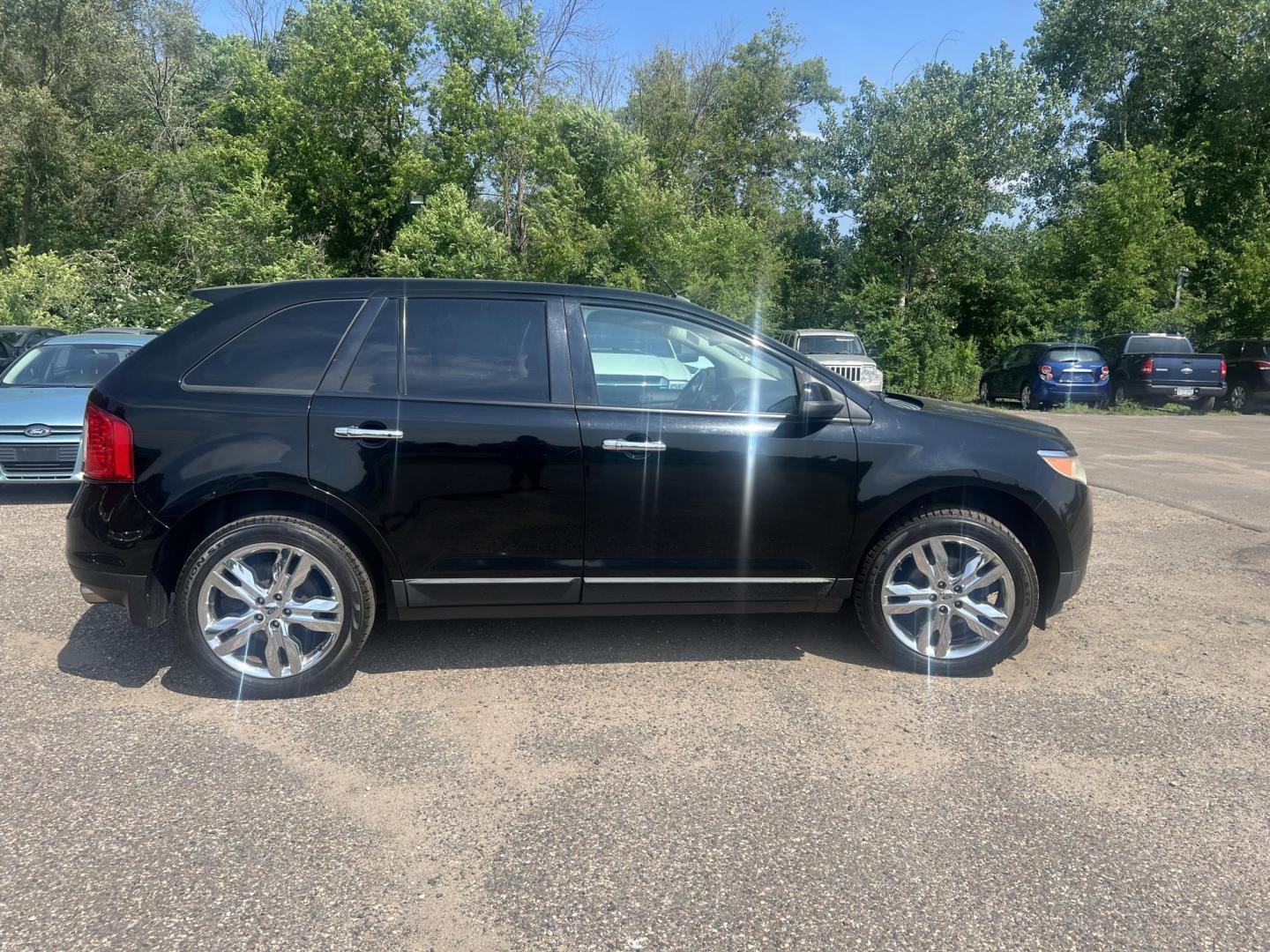 2011 Ford Edge SEL FWD (2FMDK3JC9BB) with an 3.5L V6 DOHC 24V engine, 6-Speed Automatic transmission, located at 17255 hwy 65 NE, Ham Lake, MN, 55304, 0.000000, 0.000000 - Photo#5