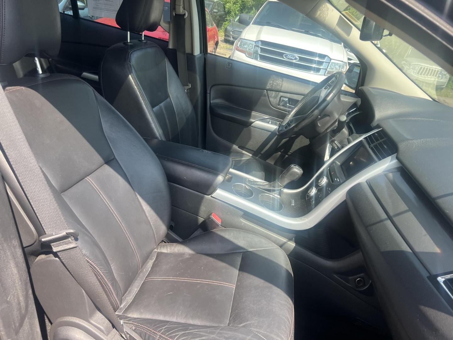 2011 Ford Edge SEL FWD (2FMDK3JC9BB) with an 3.5L V6 DOHC 24V engine, 6-Speed Automatic transmission, located at 17255 hwy 65 NE, Ham Lake, MN, 55304, 0.000000, 0.000000 - Photo#15
