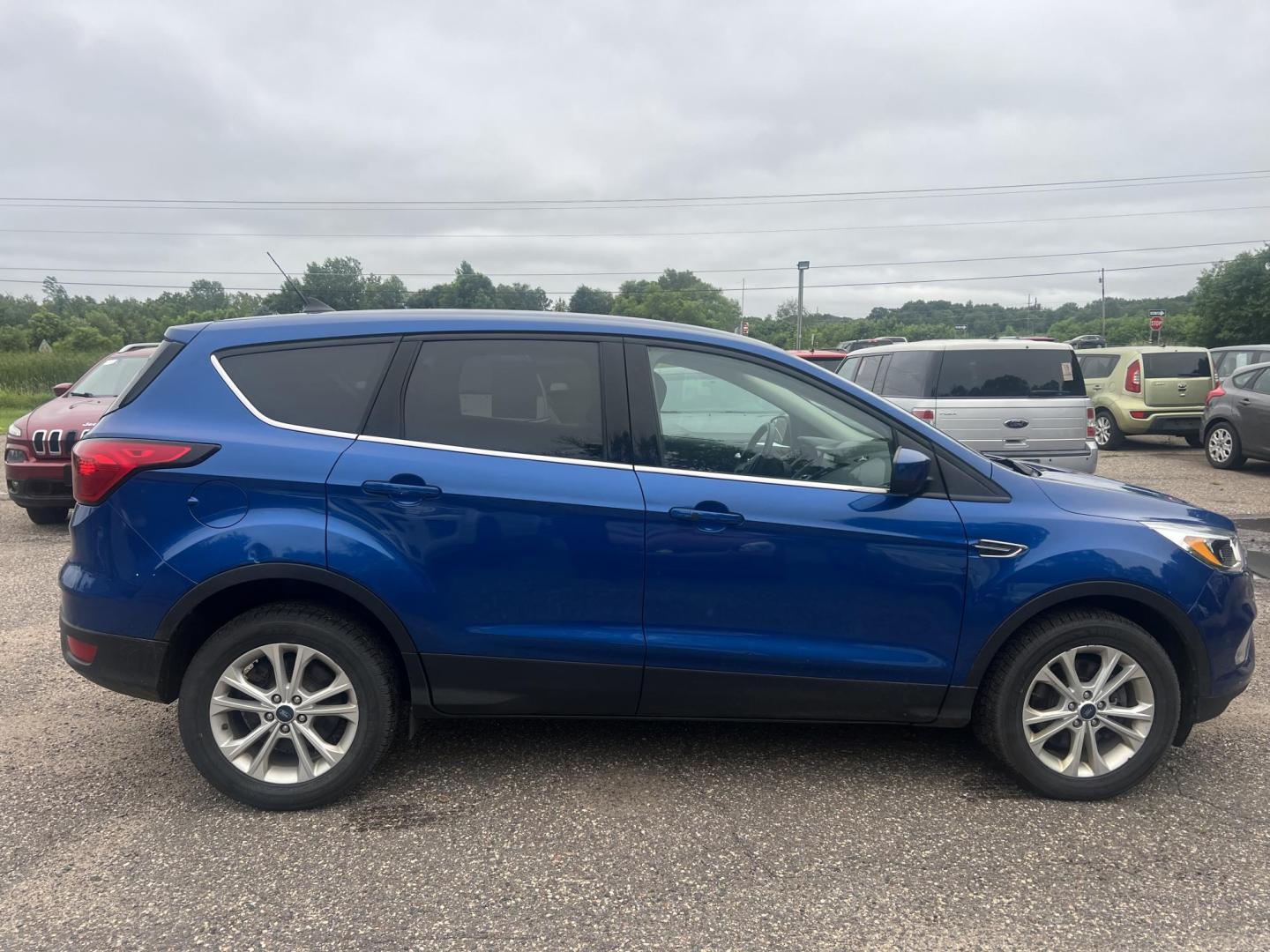 2019 Ford Escape SE 4WD (1FMCU9GDXKU) with an 1.5L L4 DOHC 16V engine, 6A transmission, located at 17255 hwy 65 NE, Ham Lake, MN, 55304, 0.000000, 0.000000 - Photo#5