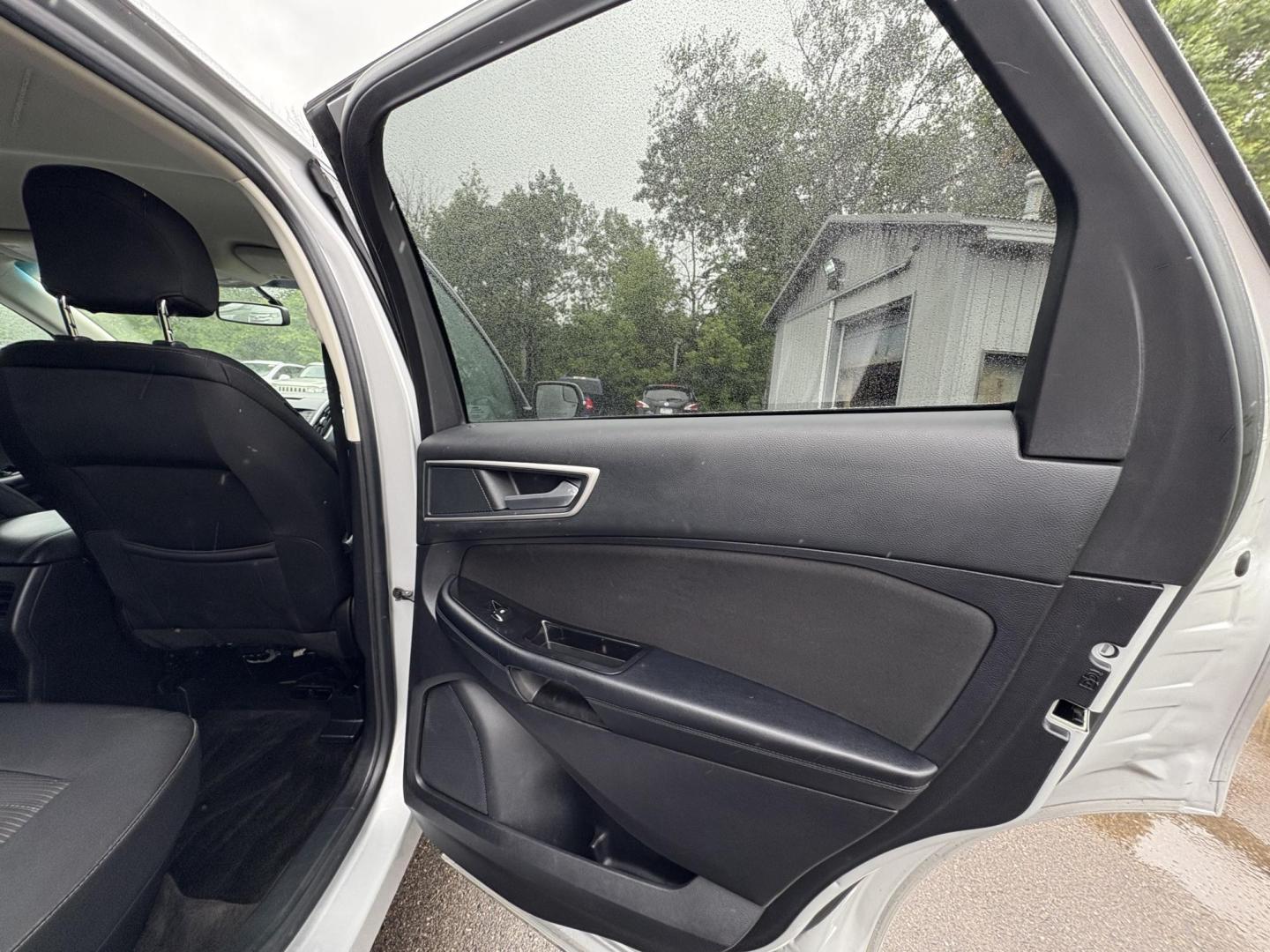 2018 Ford Edge SEL AWD (2FMPK4J92JB) with an 2.0L L4 DOHC 16V engine, 6A transmission, located at 17255 hwy 65 NE, Ham Lake, MN, 55304, 0.000000, 0.000000 - Photo#12