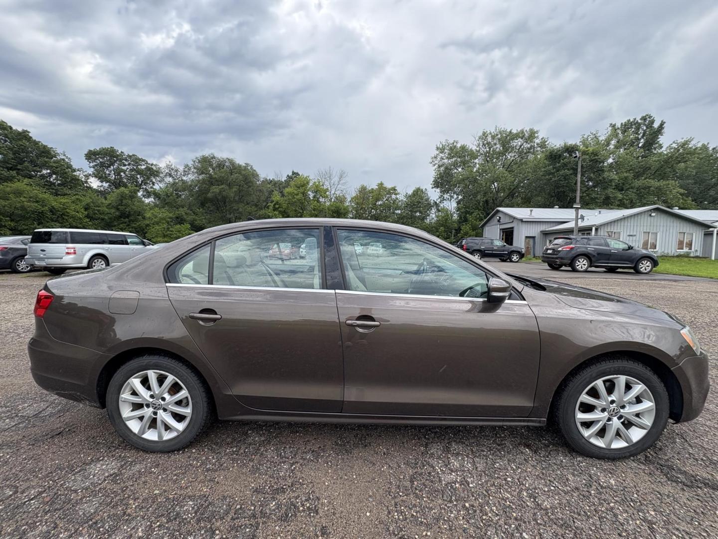 2014 Volkswagen Jetta SE (3VWD07AJ5EM) with an 1.8L L4 DOHC 20V engine, located at 17255 hwy 65 NE, Ham Lake, MN, 55304, 0.000000, 0.000000 - Photo#5