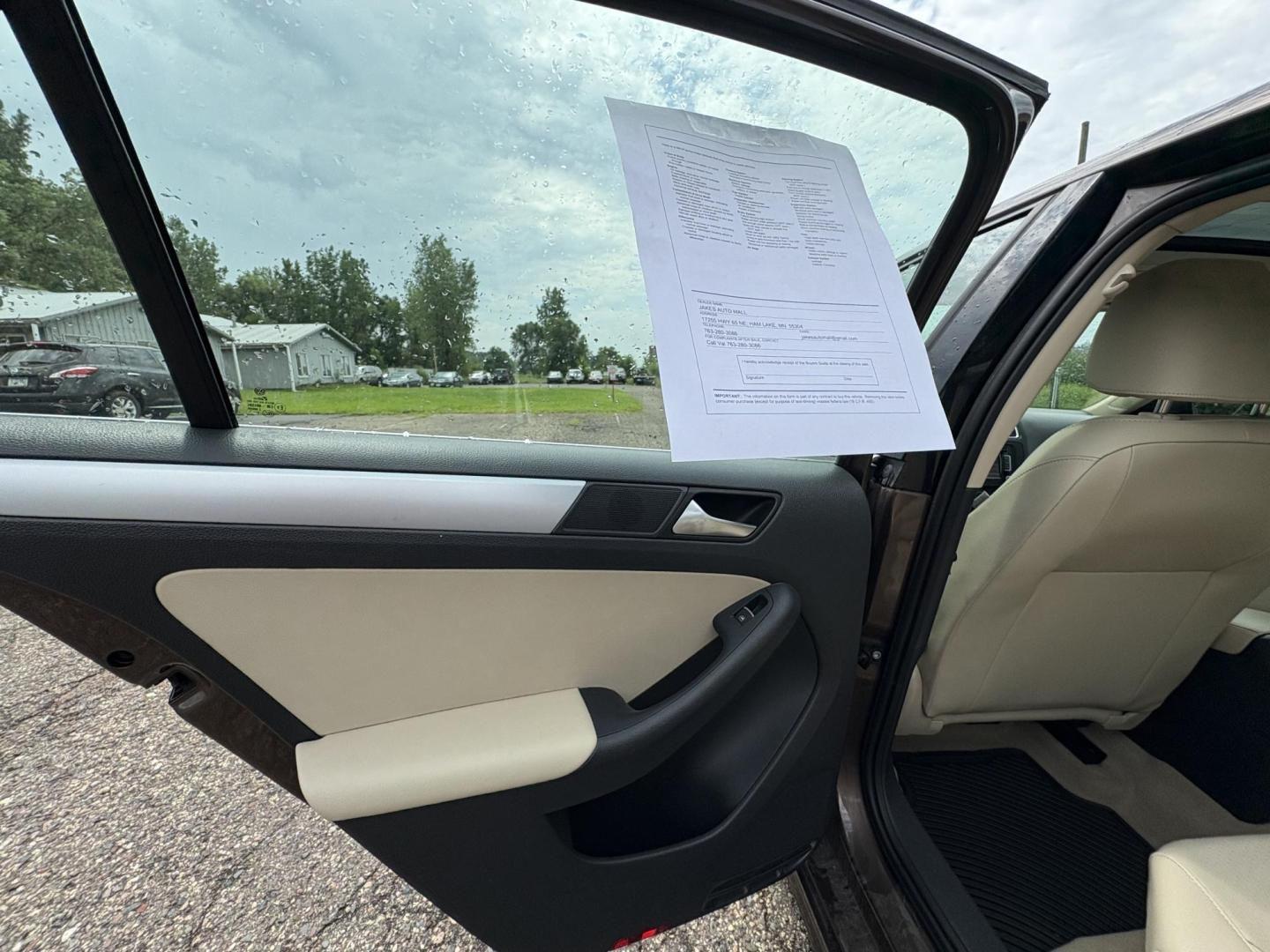 2014 Volkswagen Jetta SE (3VWD07AJ5EM) with an 1.8L L4 DOHC 20V engine, located at 17255 hwy 65 NE, Ham Lake, MN, 55304, 0.000000, 0.000000 - Photo#10