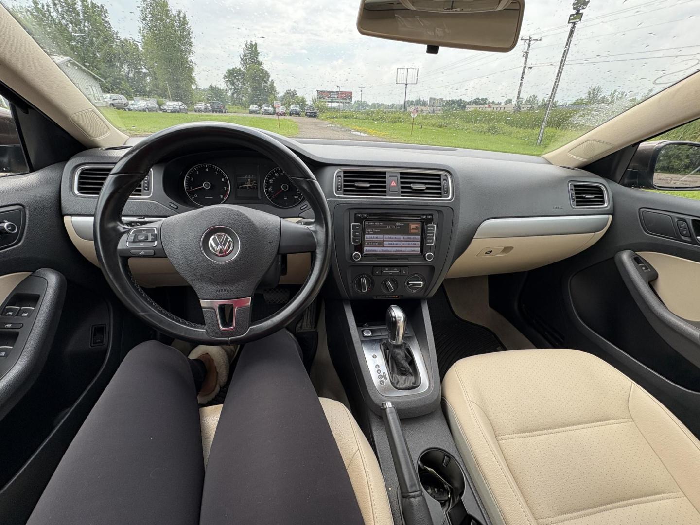2014 Volkswagen Jetta SE (3VWD07AJ5EM) with an 1.8L L4 DOHC 20V engine, located at 17255 hwy 65 NE, Ham Lake, MN, 55304, 0.000000, 0.000000 - Photo#16