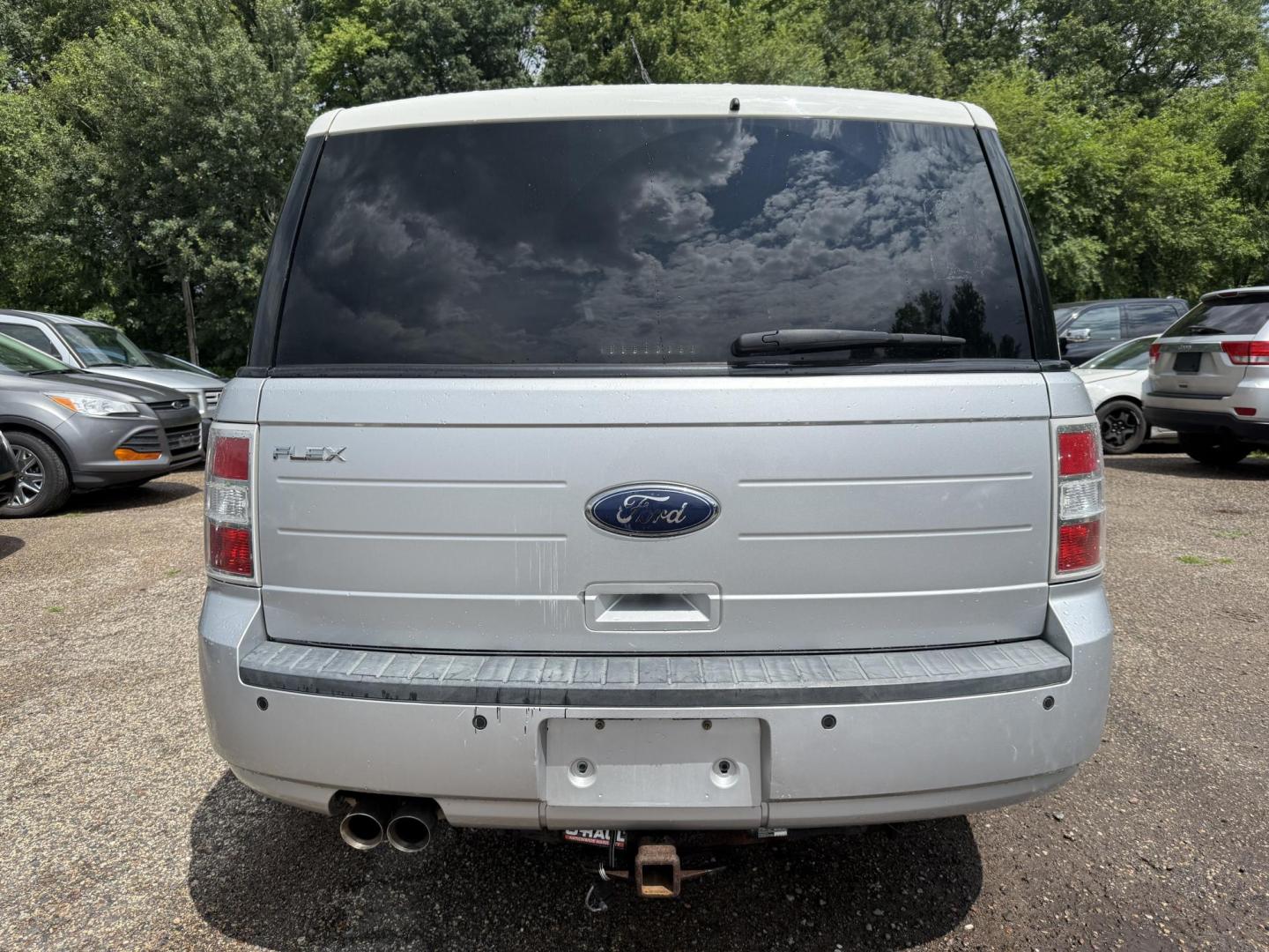 2010 Ford Flex SE FWD (2FMGK5BCXAB) with an 3.5L V6 DOHC 24V engine, 6-Speed Automatic Overdrive transmission, located at 17255 hwy 65 NE, Ham Lake, MN, 55304, 0.000000, 0.000000 - Photo#3