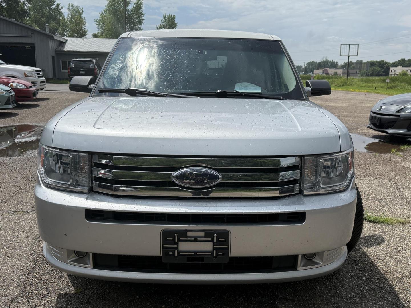 2010 Ford Flex SE FWD (2FMGK5BCXAB) with an 3.5L V6 DOHC 24V engine, 6-Speed Automatic Overdrive transmission, located at 17255 hwy 65 NE, Ham Lake, MN, 55304, 0.000000, 0.000000 - Photo#7