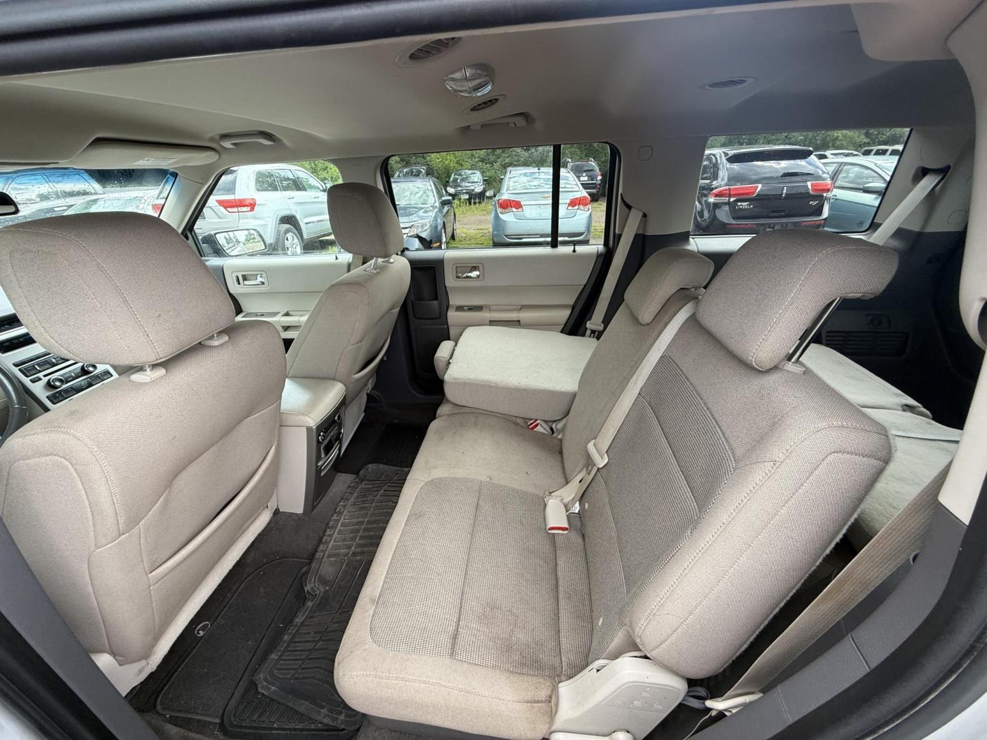 2010 Ford Flex SE FWD (2FMGK5BCXAB) with an 3.5L V6 DOHC 24V engine, 6-Speed Automatic Overdrive transmission, located at 17255 hwy 65 NE, Ham Lake, MN, 55304, 0.000000, 0.000000 - Photo#11