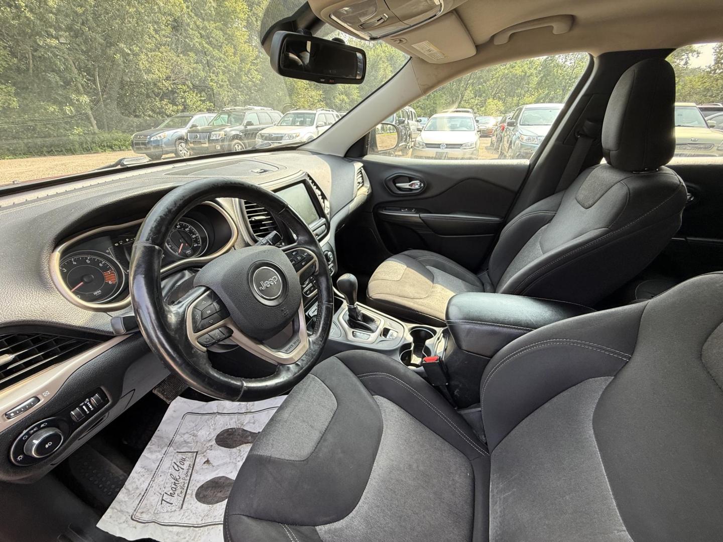 2014 Jeep Cherokee Latitude 4WD (1C4PJMCS1EW) with an 3.2L V6 DOHC 24V engine, 9-Speed Automatic transmission, located at 17255 hwy 65 NE, Ham Lake, MN, 55304, 0.000000, 0.000000 - Photo#9