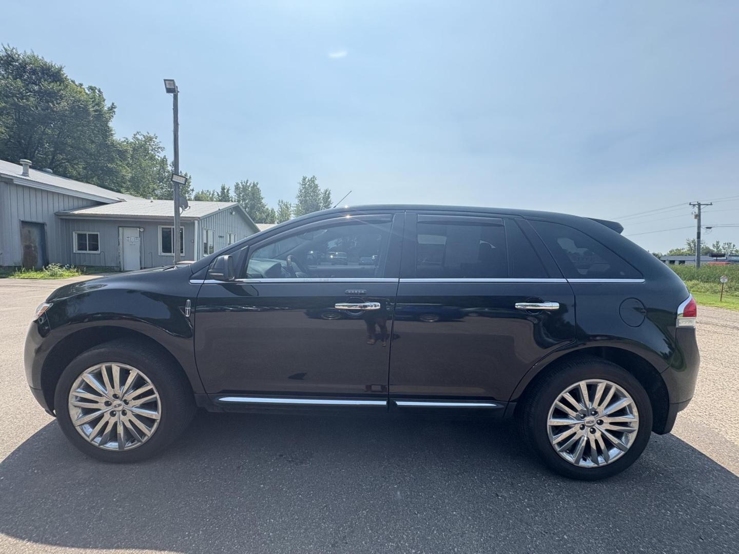 2013 Lincoln MKX FWD (2LMDJ6JK7DB) with an 3.7L V6 DOHC 24V engine, 6-Speed Automatic transmission, located at 17255 hwy 65 NE, Ham Lake, MN, 55304, 0.000000, 0.000000 - Photo#1