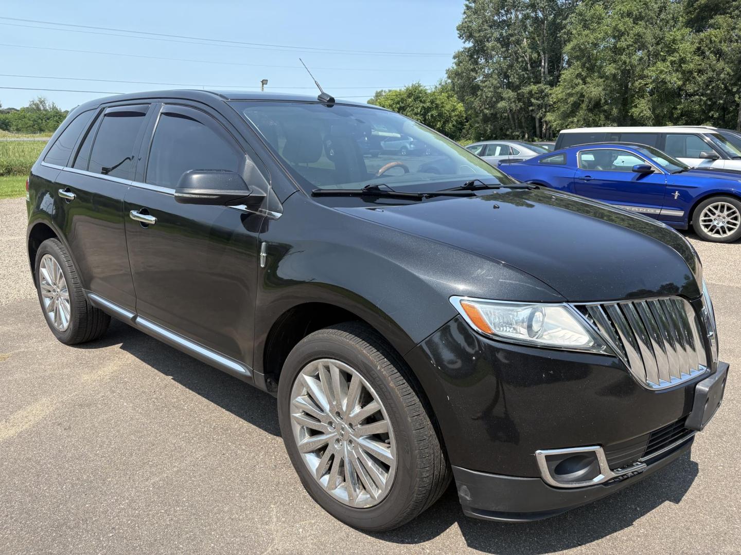 2013 Lincoln MKX FWD (2LMDJ6JK7DB) with an 3.7L V6 DOHC 24V engine, 6-Speed Automatic transmission, located at 17255 hwy 65 NE, Ham Lake, MN, 55304, 0.000000, 0.000000 - Photo#6