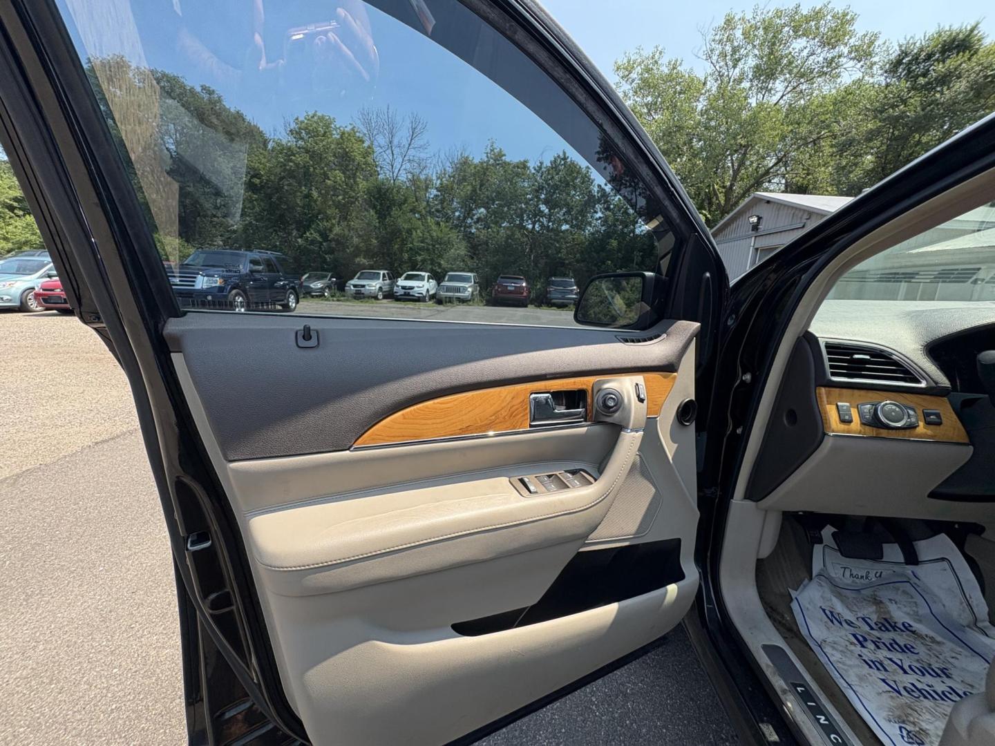 2013 Lincoln MKX FWD (2LMDJ6JK7DB) with an 3.7L V6 DOHC 24V engine, 6-Speed Automatic transmission, located at 17255 hwy 65 NE, Ham Lake, MN, 55304, 0.000000, 0.000000 - Photo#8