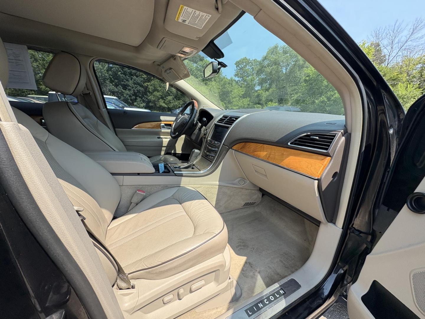 2013 Lincoln MKX FWD (2LMDJ6JK7DB) with an 3.7L V6 DOHC 24V engine, 6-Speed Automatic transmission, located at 17255 hwy 65 NE, Ham Lake, MN, 55304, 0.000000, 0.000000 - Photo#15