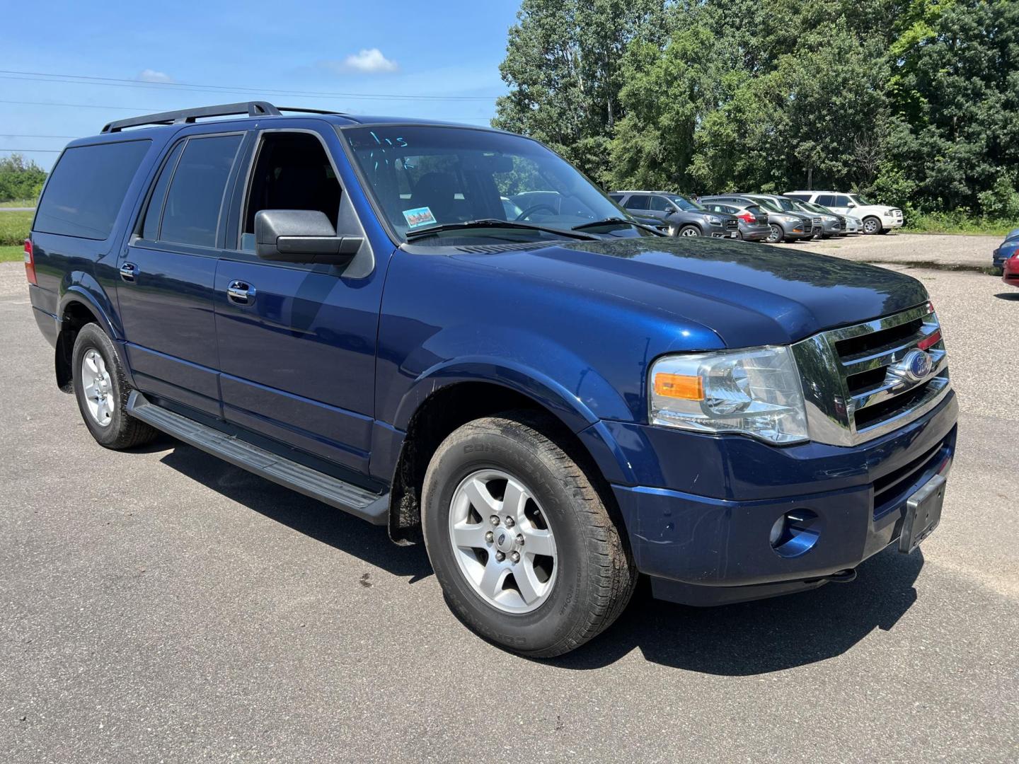 2009 Ford Expedition EL XLT 4WD (1FMFK16589L) with an 5.4L V8 SOHC 16V engine, 6-Speed Automatic transmission, located at 17255 hwy 65 NE, Ham Lake, MN, 55304, 0.000000, 0.000000 - Photo#2